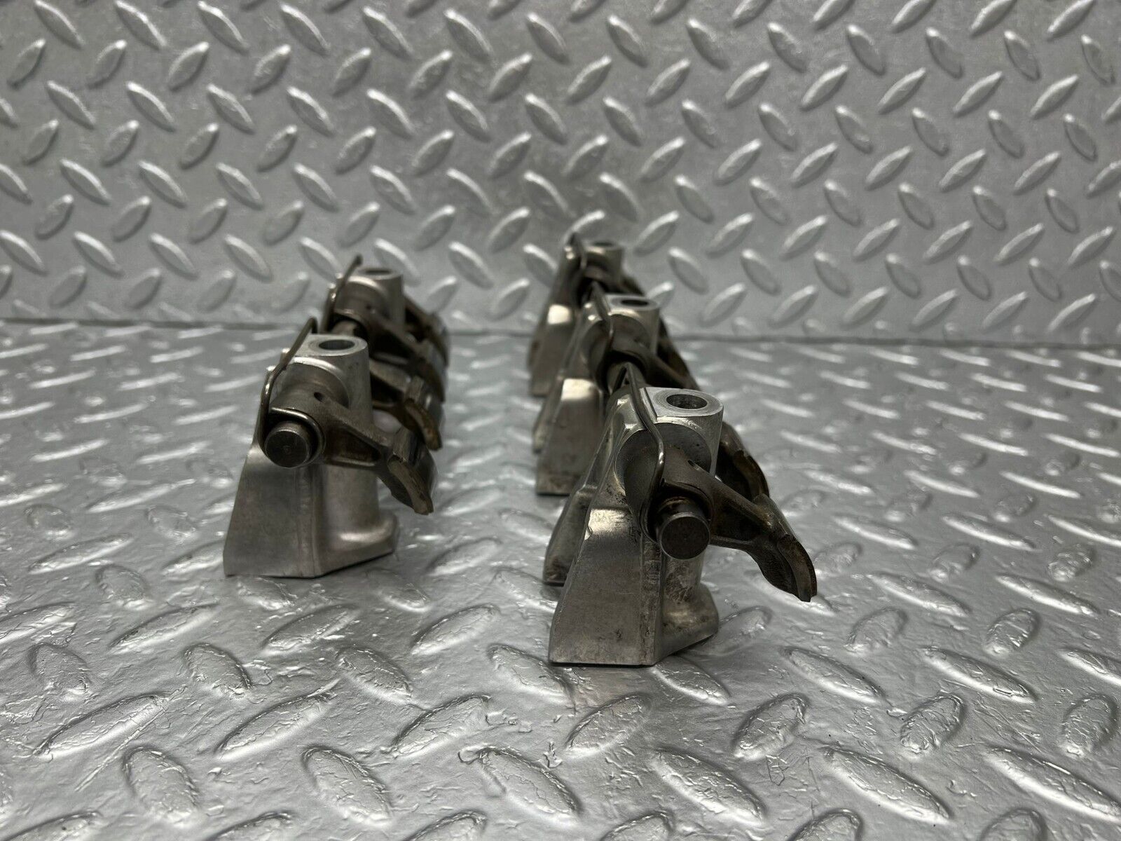 46326 Mercedes-Benz W123 300D Camshaft Rocker Arm 5 Cylinder 6160550010