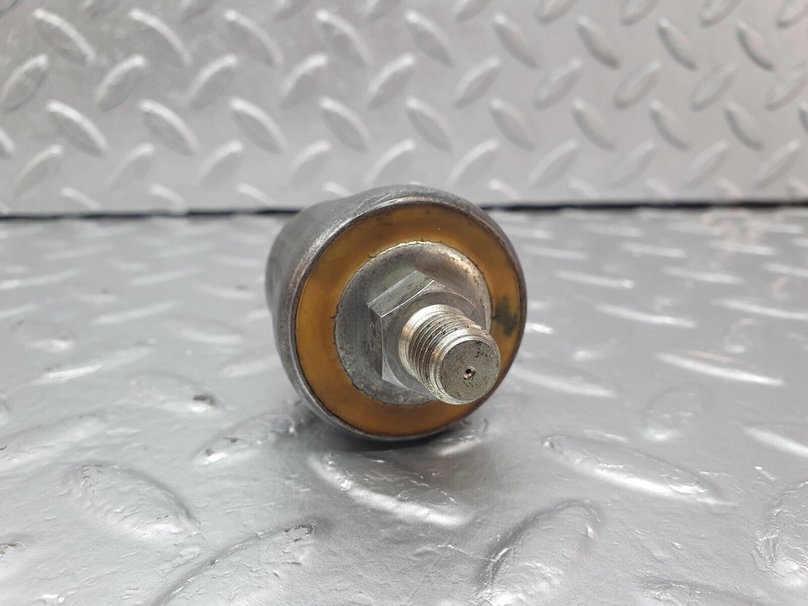 42907 Mercedes-Benz W201 190 2.0L Oil Pressure Sensor 0065429417