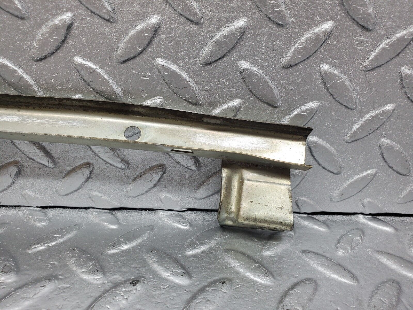 45815 Mercedes-Benz W126 420SE Rear Right Window Channel
