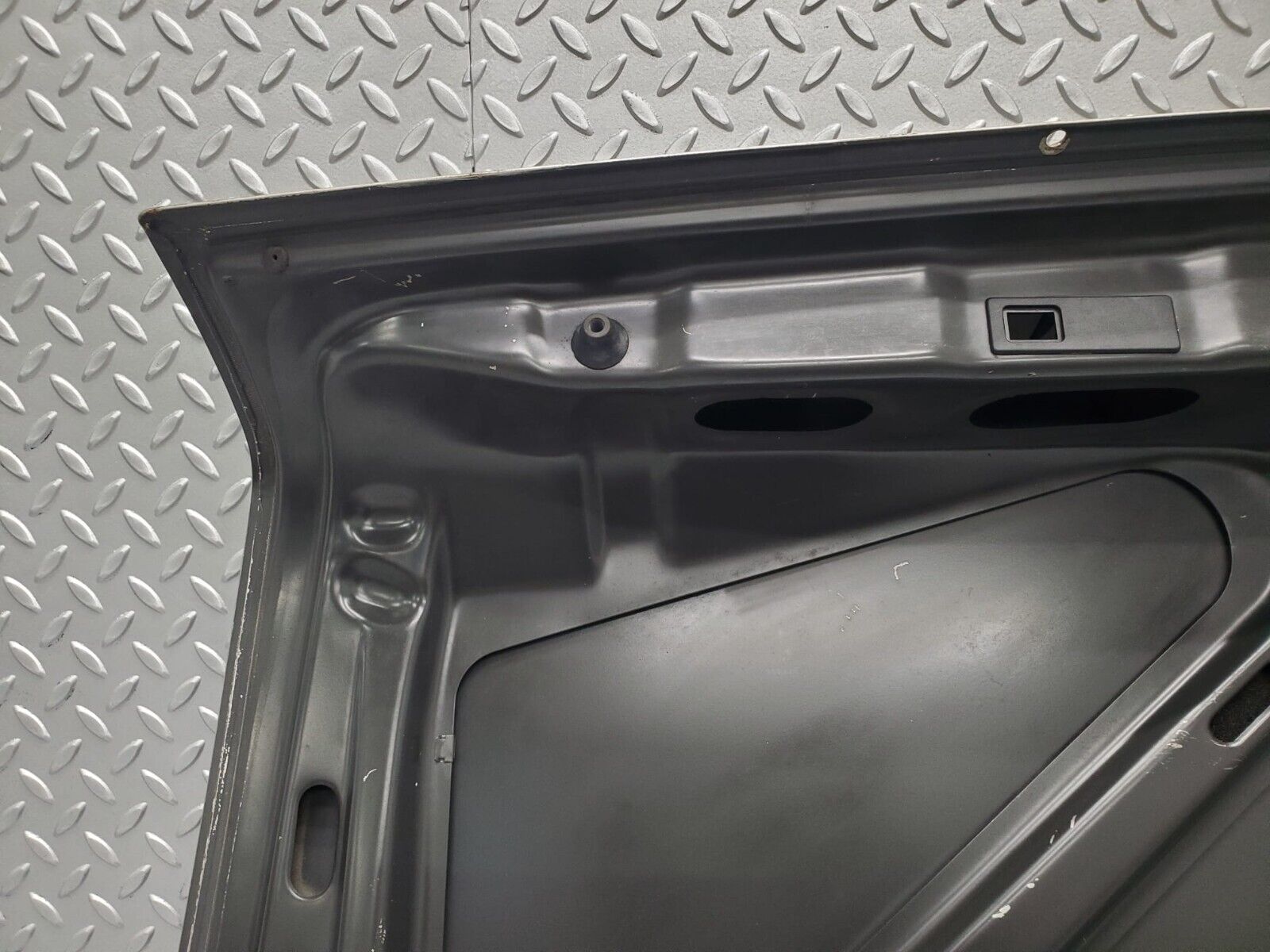 46100 Mercedes-Benz W126 420SE Boot Lid Trunk Door