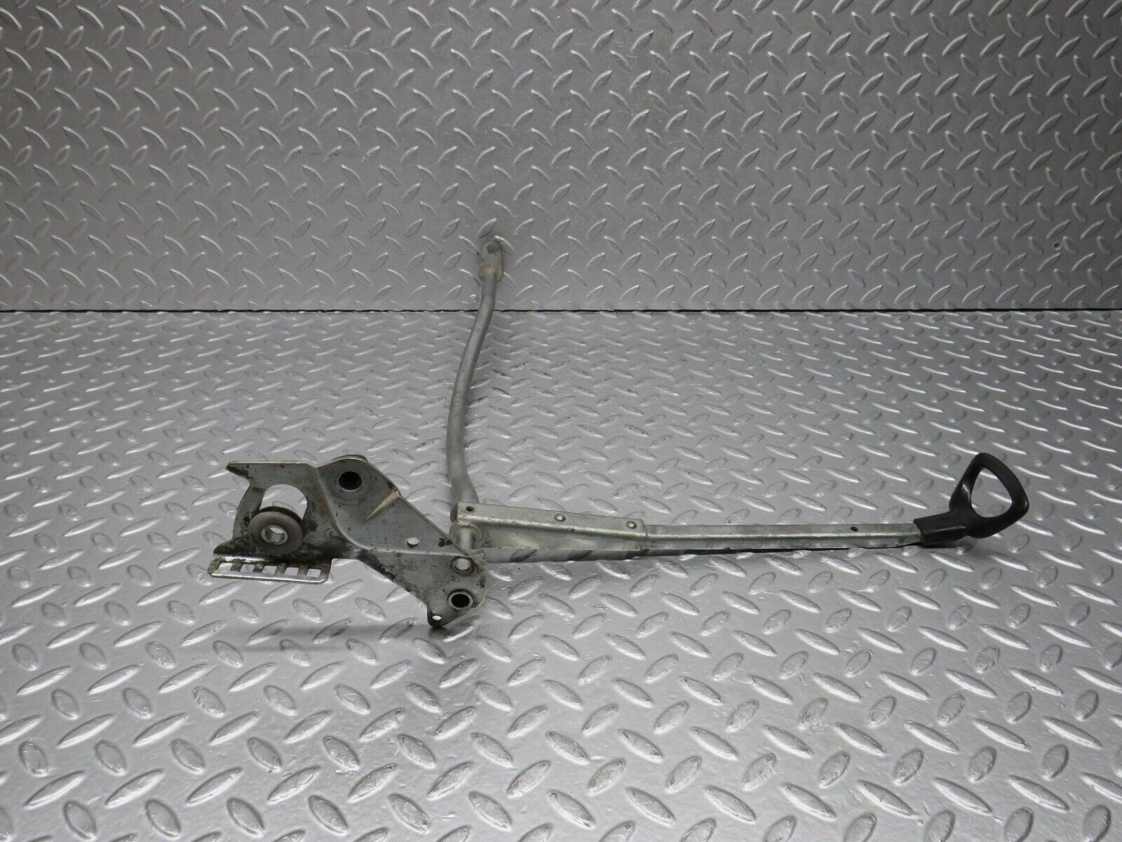 40113 Mercedes-Benz R107 350SL Front Left Seat Sliding Adjust Handle