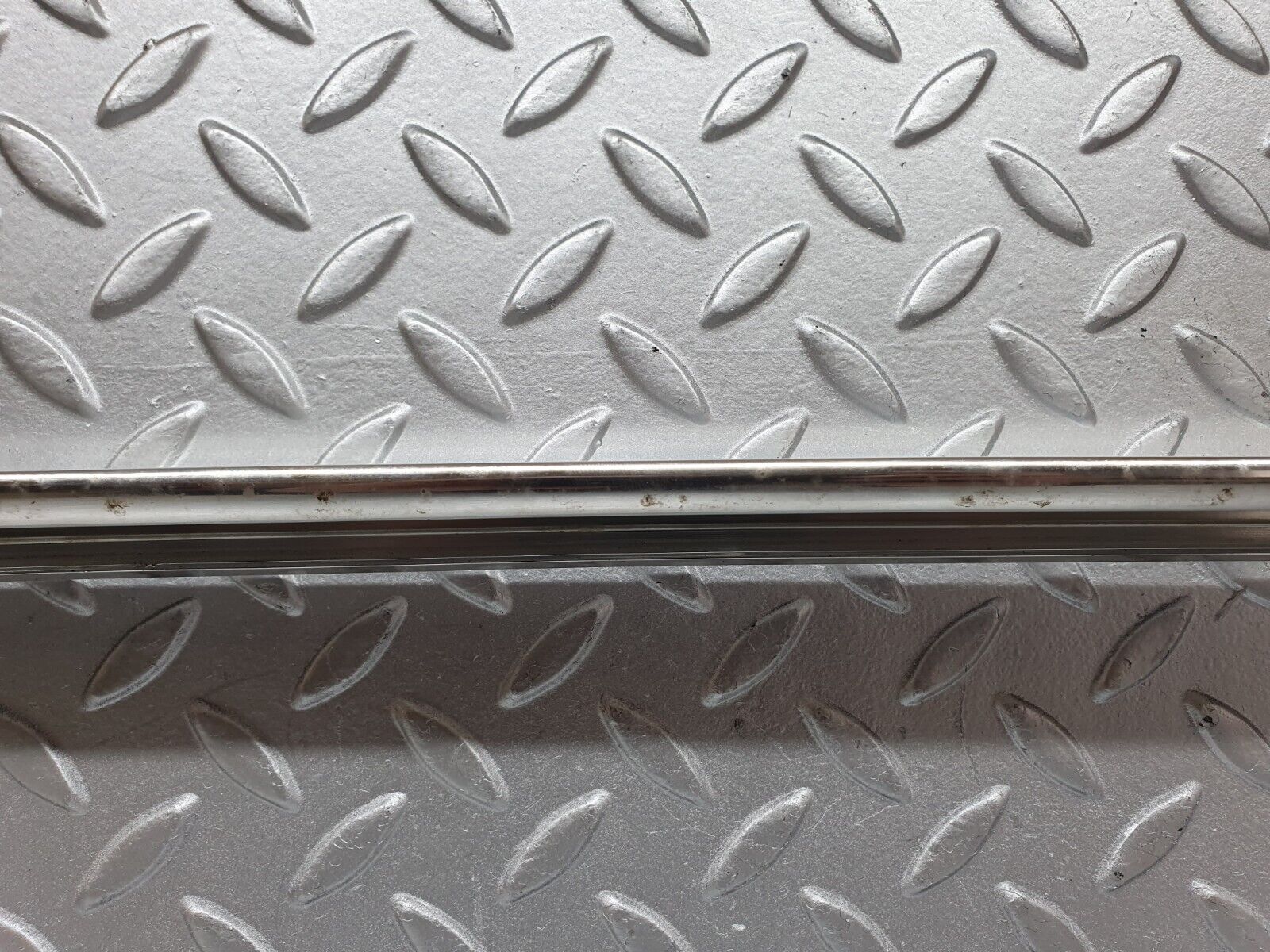 44200 Mercedes-Benz C123 230CE Coupe Chrome Roof Trim Cladding Right Side