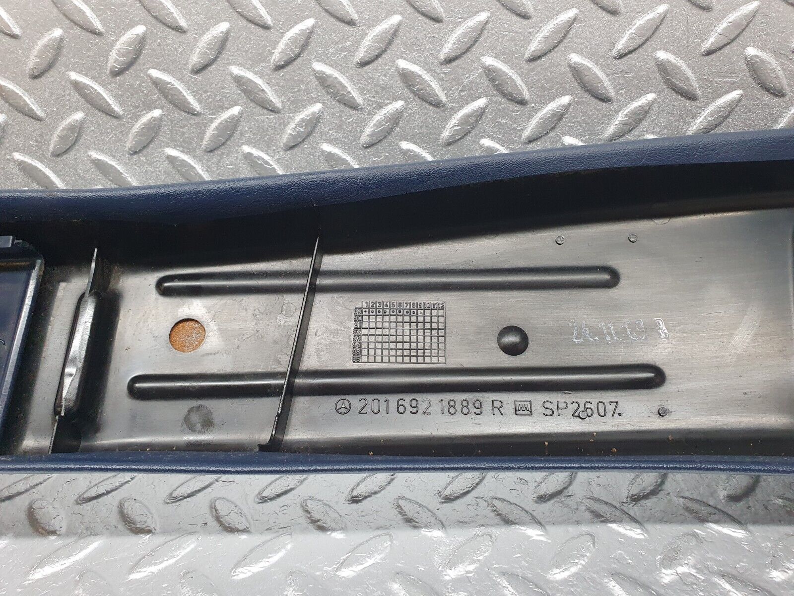 42653 Mercedes-Benz W201 190 2.0L B Pillar Cover Right Blue 2016921889 2016920044