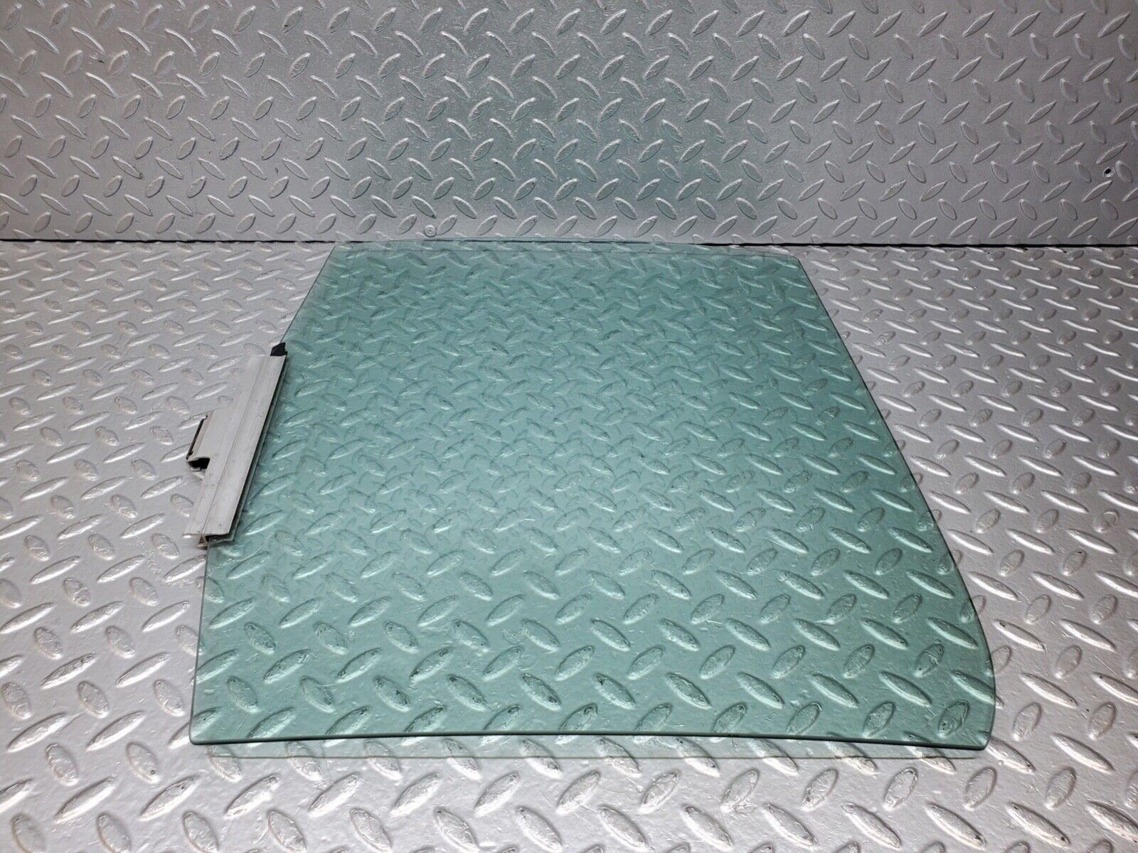 44618 Mercedes-Benz W124 220E Rear Left Door Window Glass