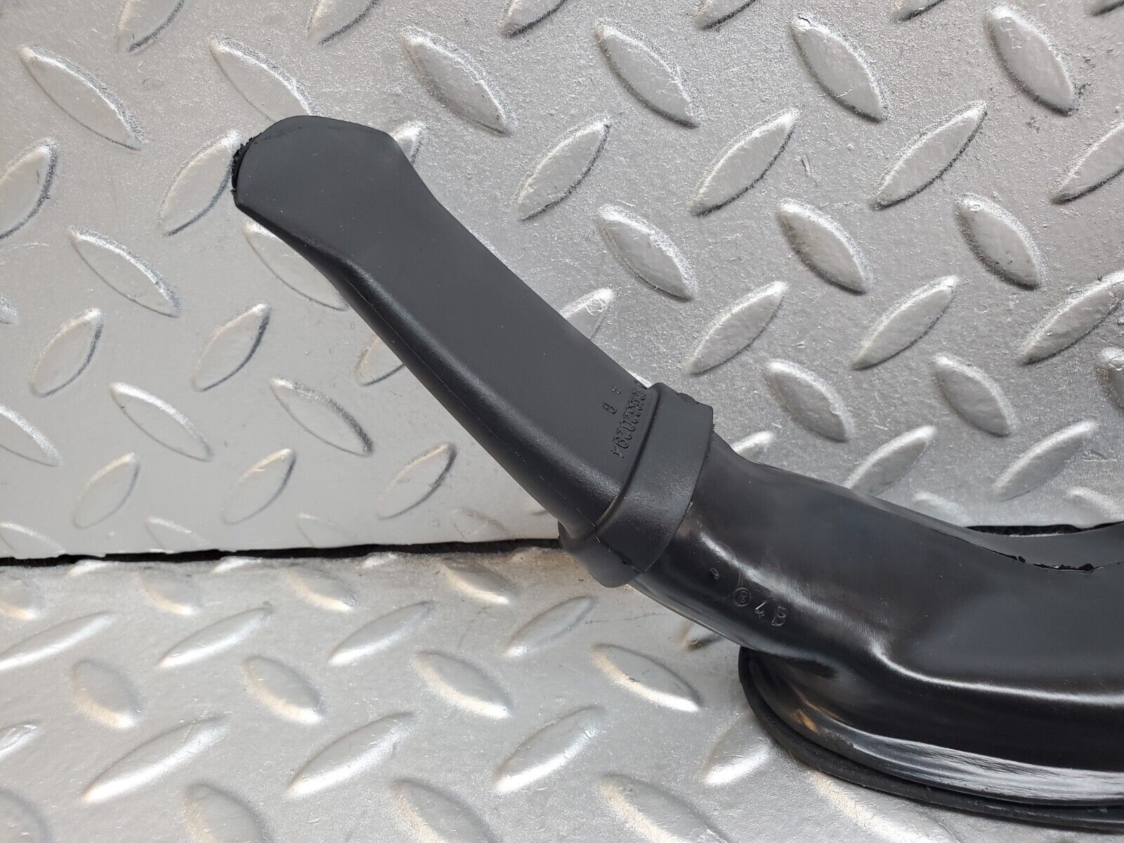 44775 Mercedes-Benz W124 220E Heater Water Drain 1248320025 1248320294