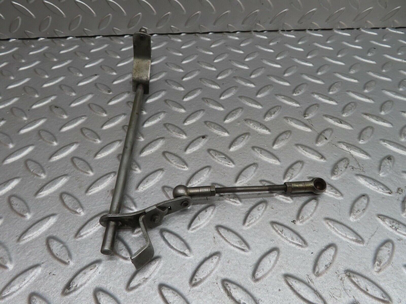 13806 Mercedes-Benz R107 450SL Accelerator Pedal Linkage