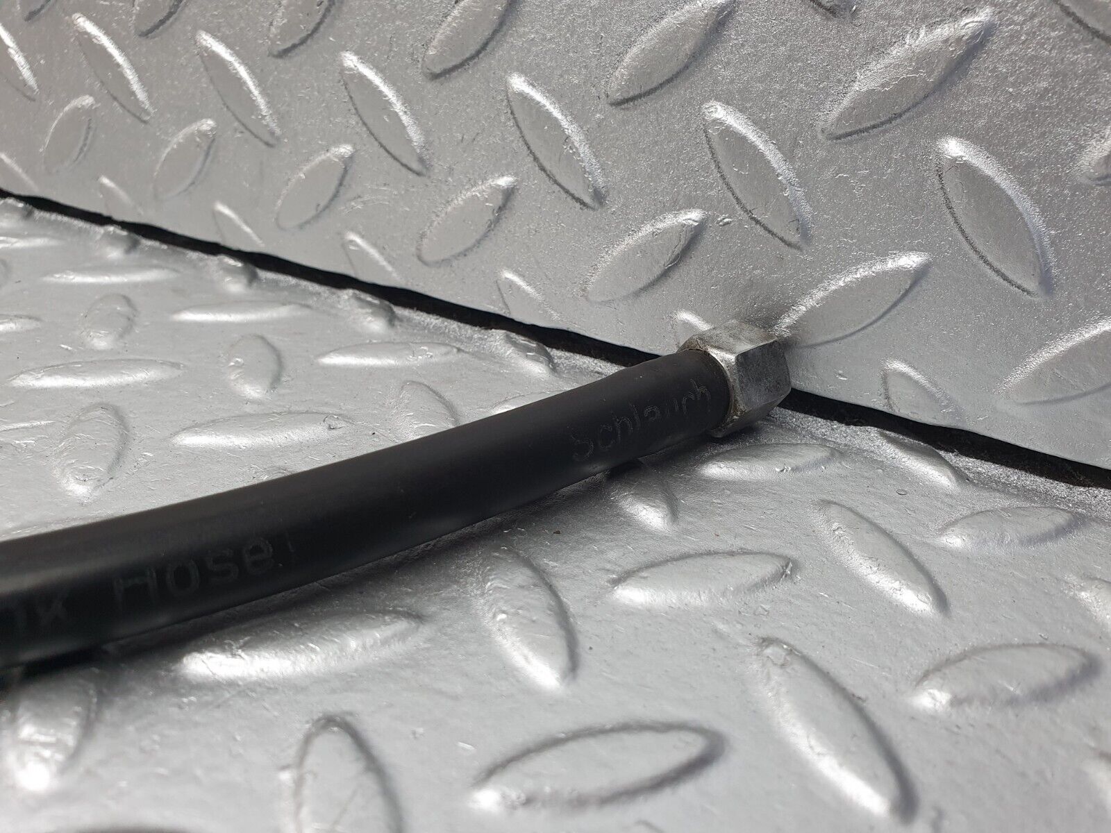 42525 Mercedes-Benz R129 320SL Coupe Fuel Hose Pipe