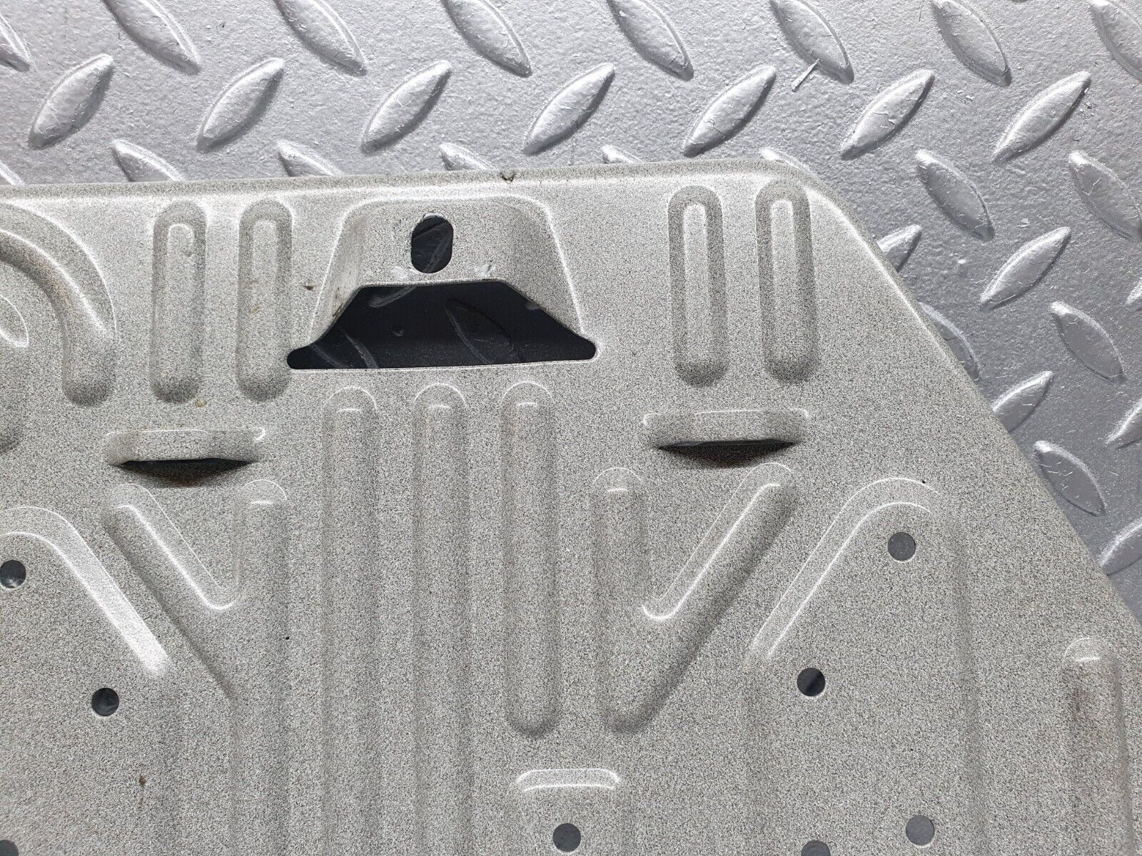 41933 Mercedes-Benz W202 C200 Front Left Floor Cover