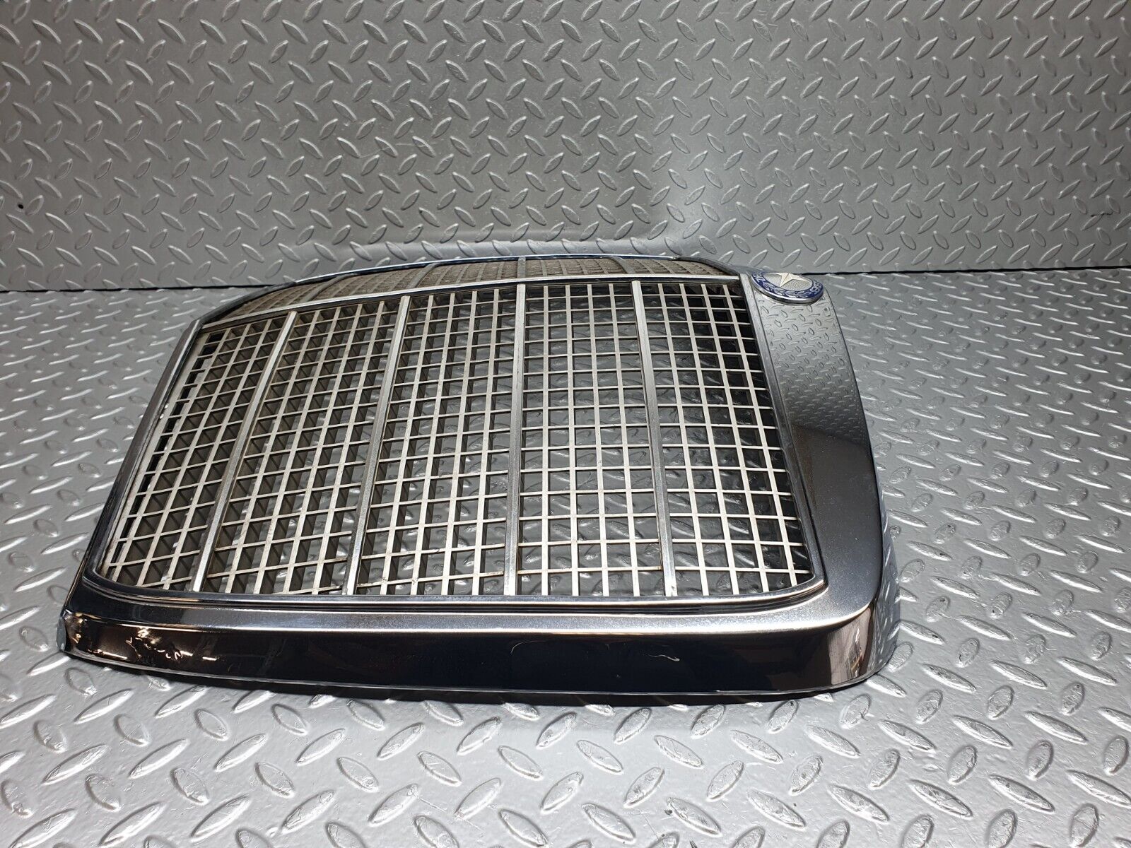 43398 Mercedes-Benz W108 280SE Bonnet Grill Chrome