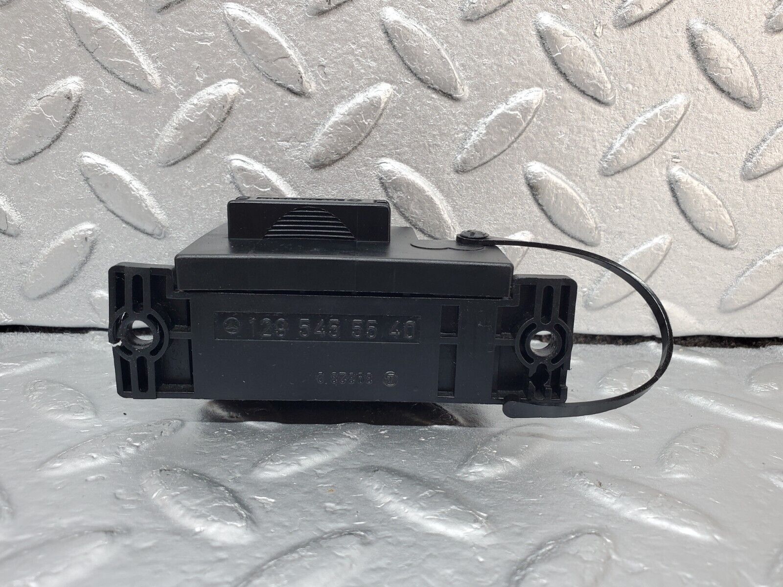 44936 Mercedes-Benz R129 300SL Coupe Diagnostic Connector 1295455540 1295450003