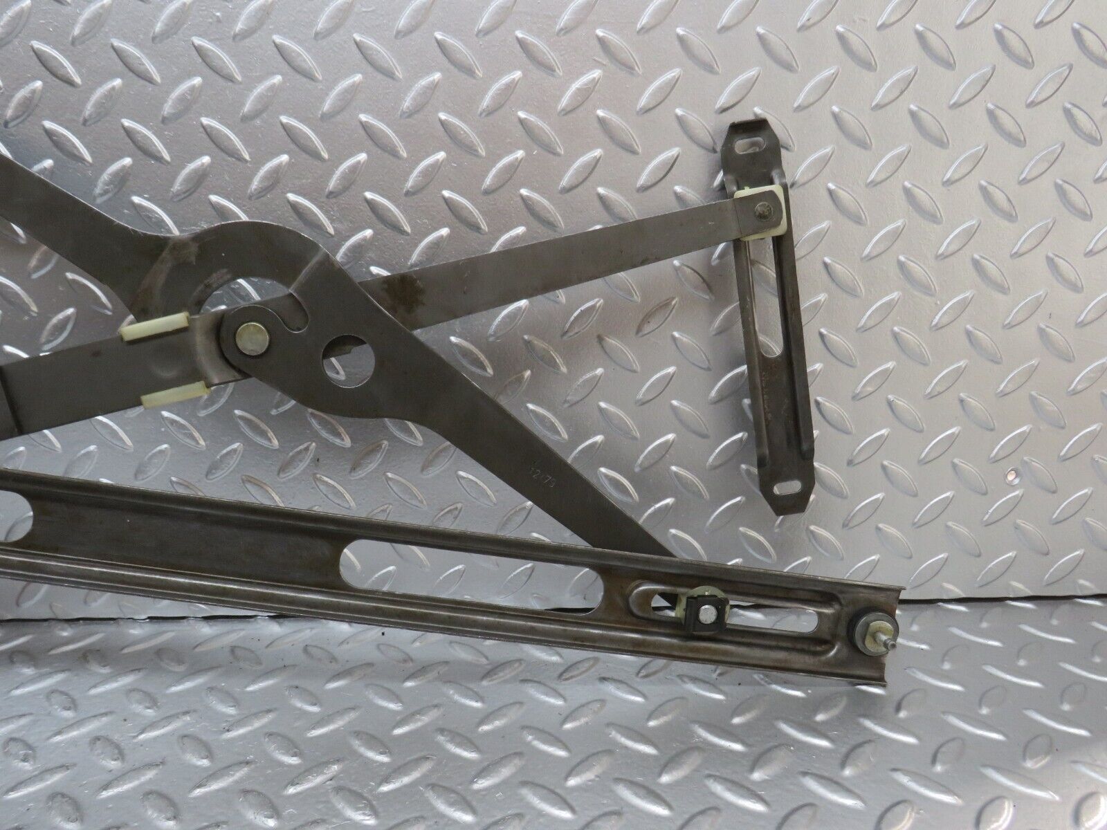 25082 Mercedes-Benz R107 C107 Front Right Power Window Regulator 1077200846