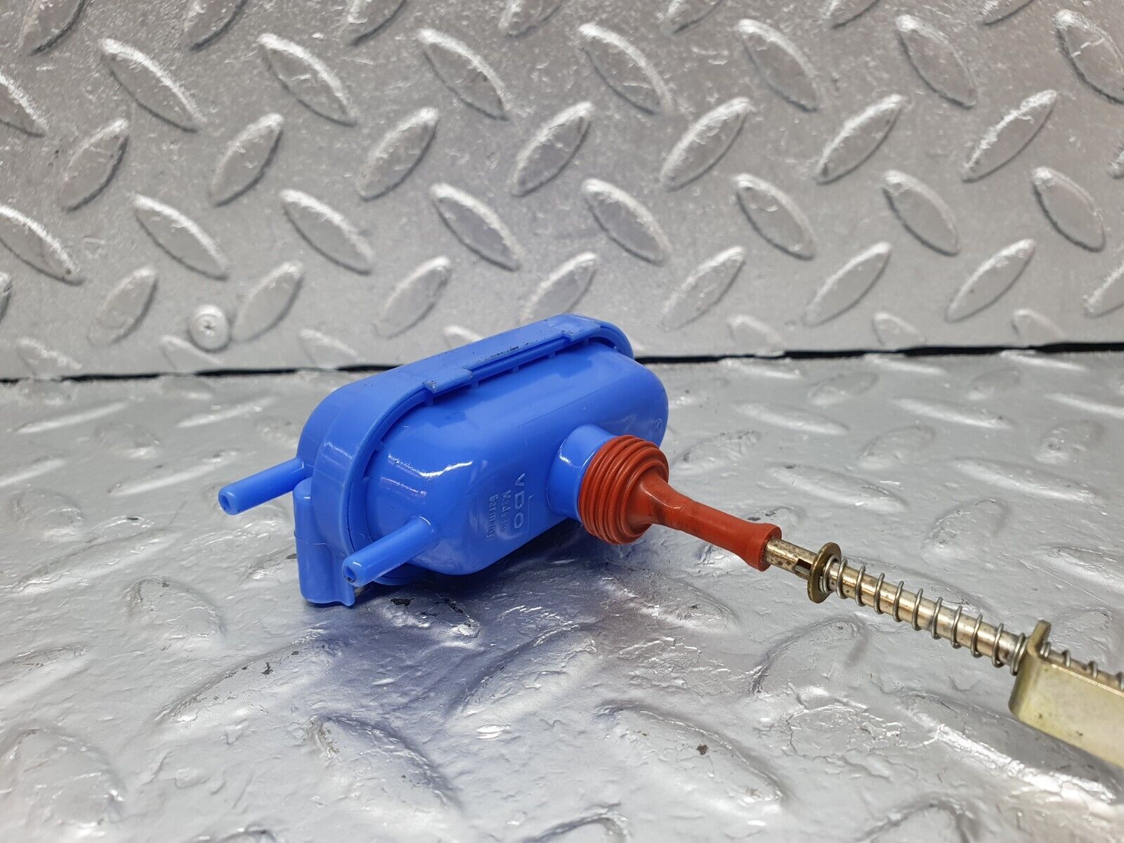 43975 Mercedes-Benz C123 230CE Coupe Trunk Lock Vacuum Actuator