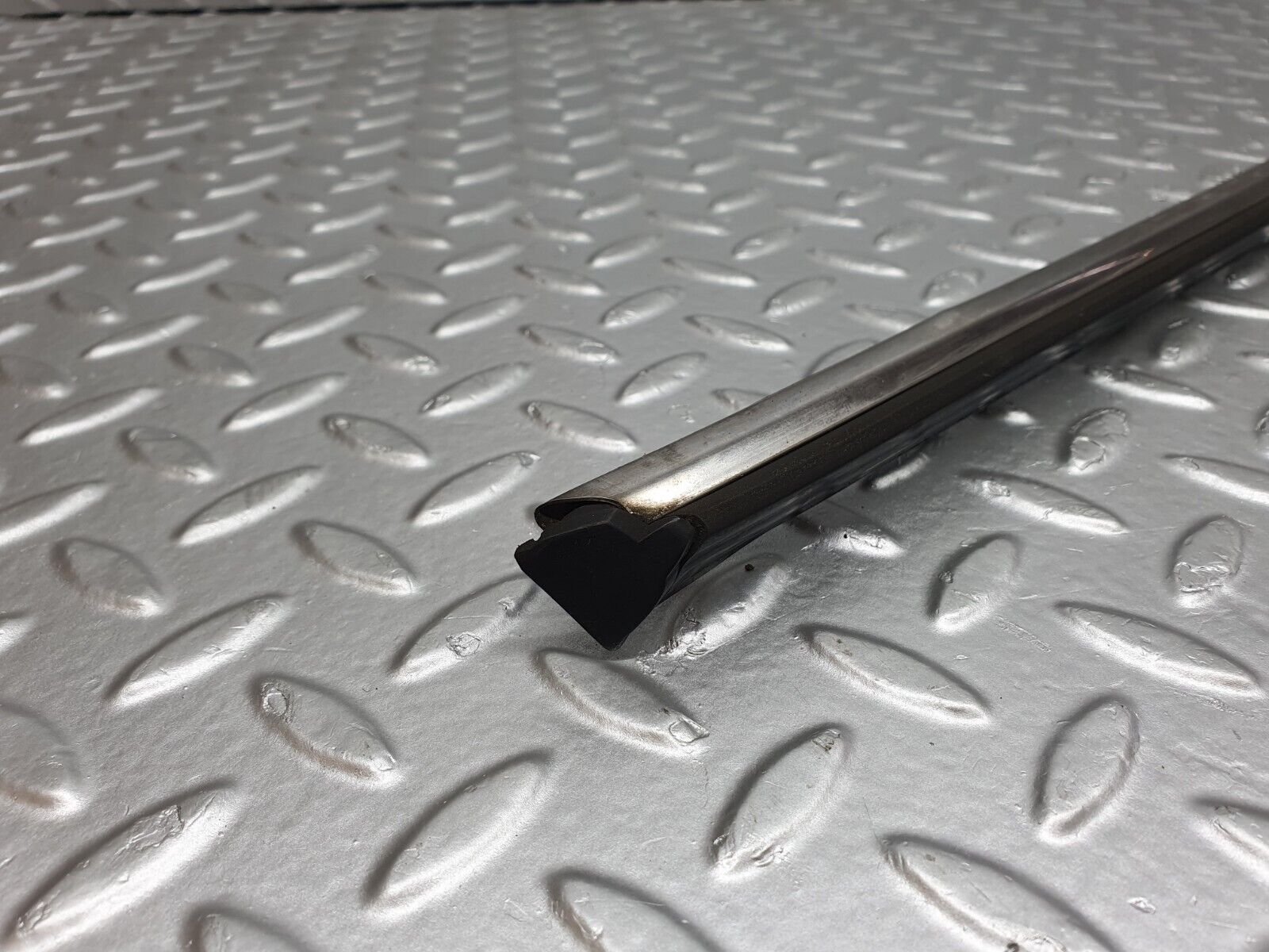 43456 Mercedes-Benz W108 280SE Front Left Door Centre Moulding Trim