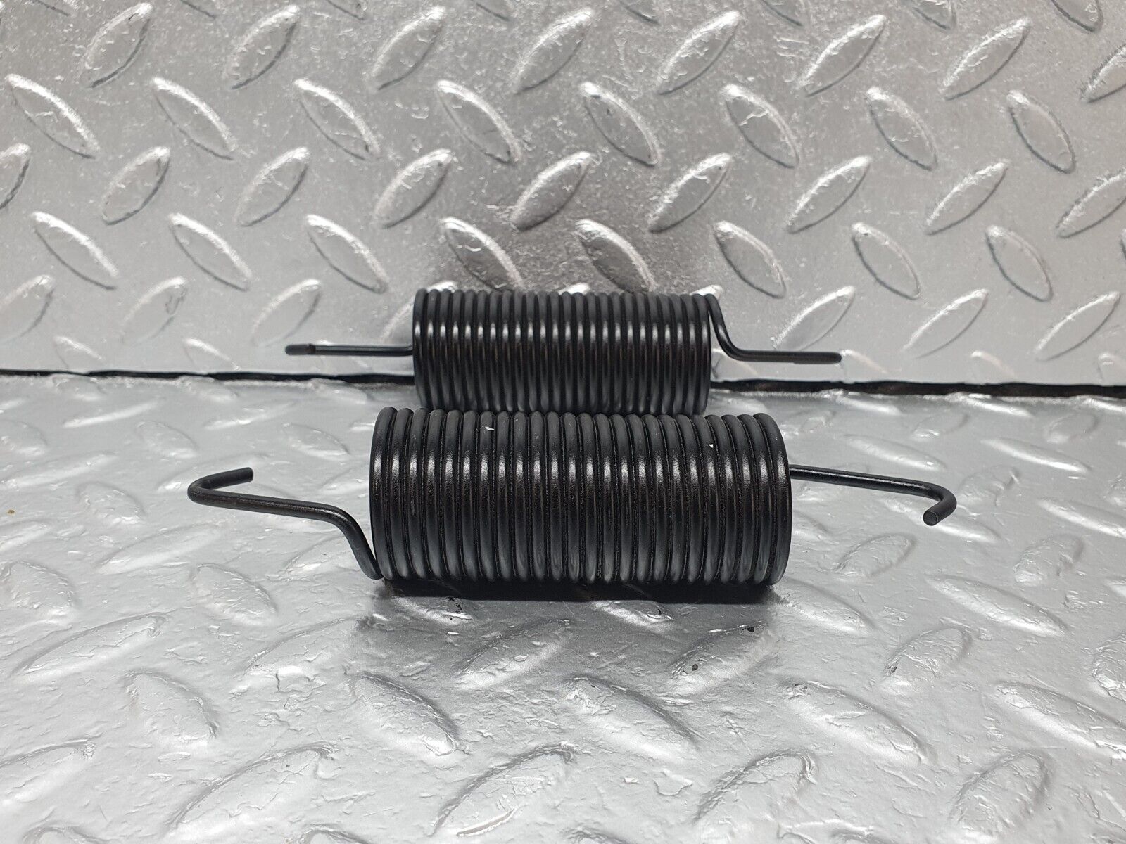 42824 Mercedes-Benz W201 190 2.0L Trunk Lid Hinge Spring 2x