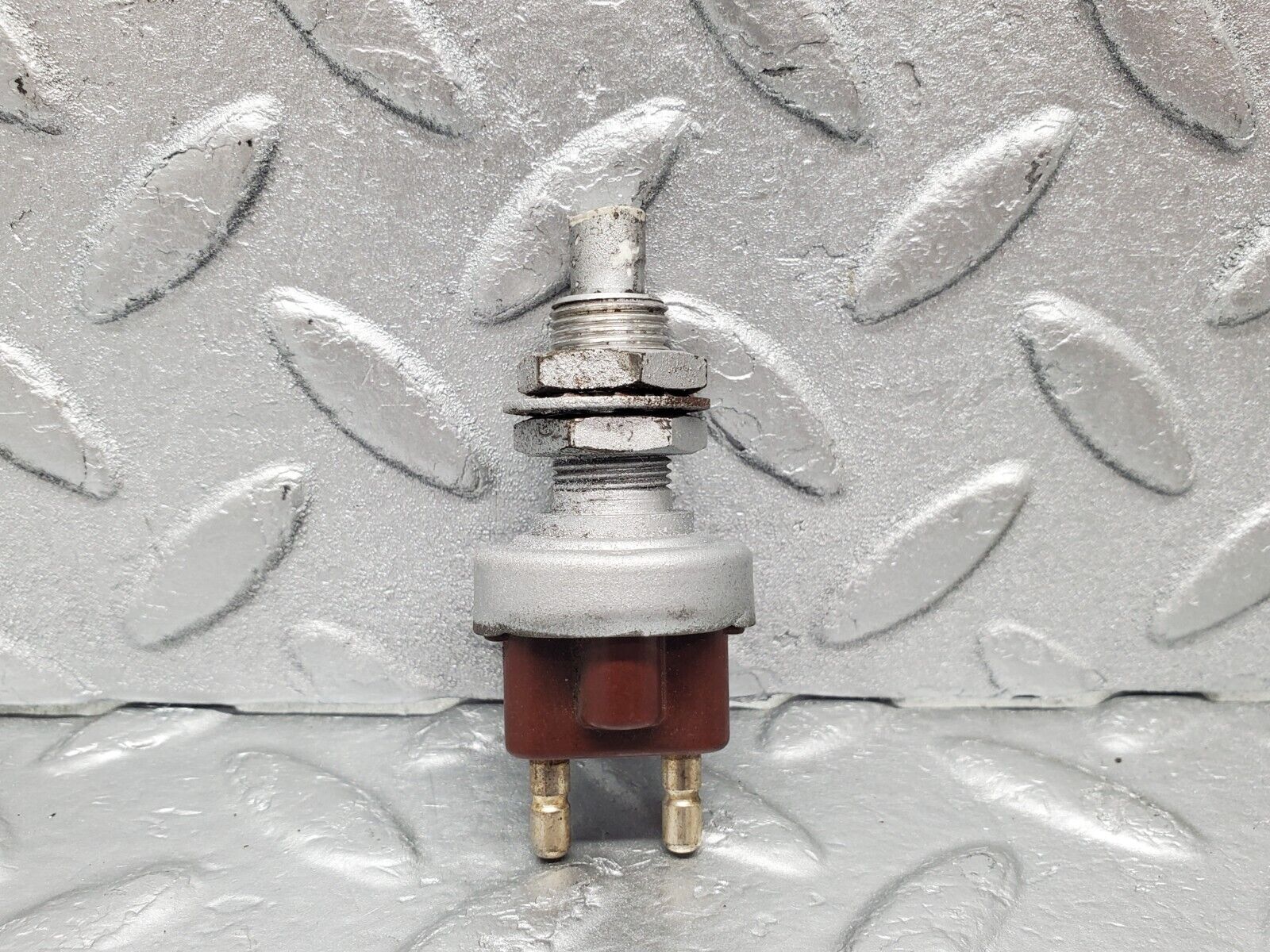 46000 Mercedes-Benz V123 240D LWB Brake Light Switch 190130