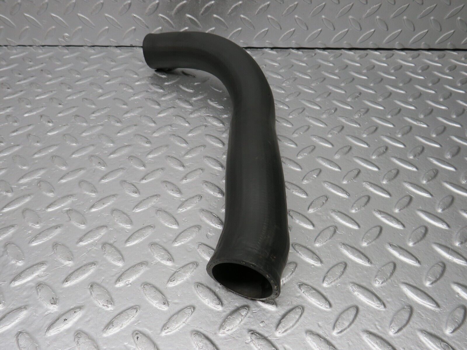 39875 Mercedes-Benz R107 350SL Radiator Hose Pipe 1075010082