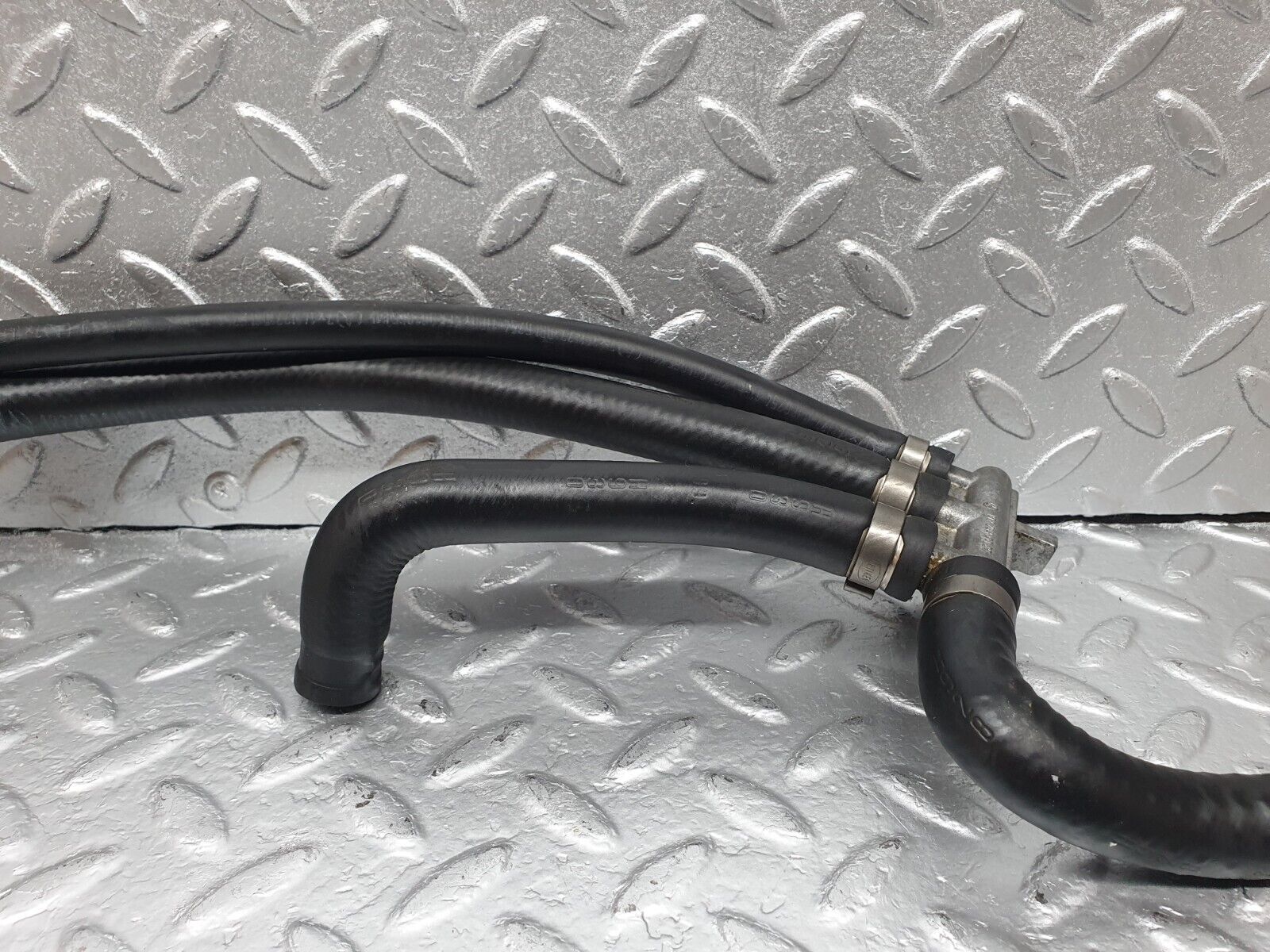 42813 Mercedes-Benz W201 190 2.0L Distributor For Carburettor With Hoses 1022030029 1022030682 1022031182