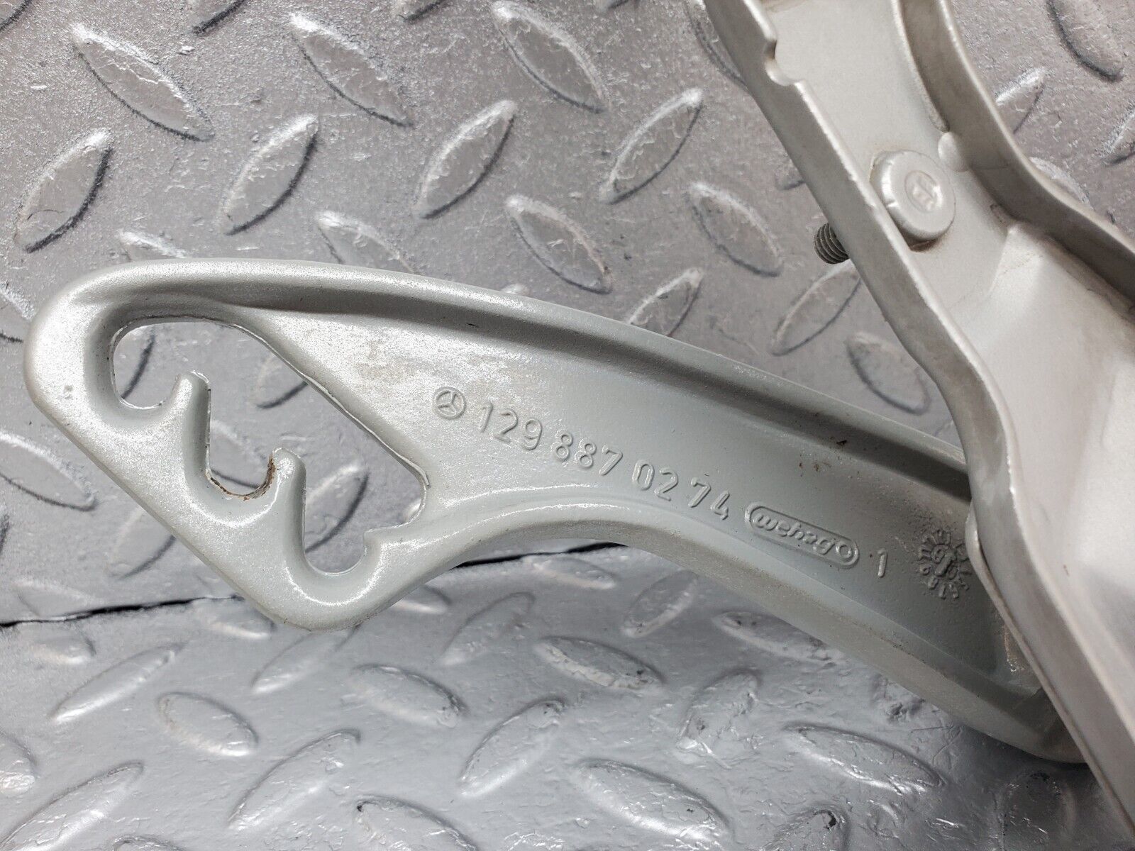 45084 Mercedes-Benz R129 300SL Coupe Bonnet Hinge Right 1298800228 1298870274