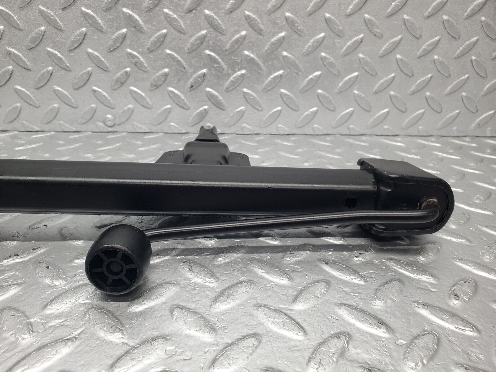 46810 Mercedes-Benz R129 320SL Coupe Car Jack 1295830015