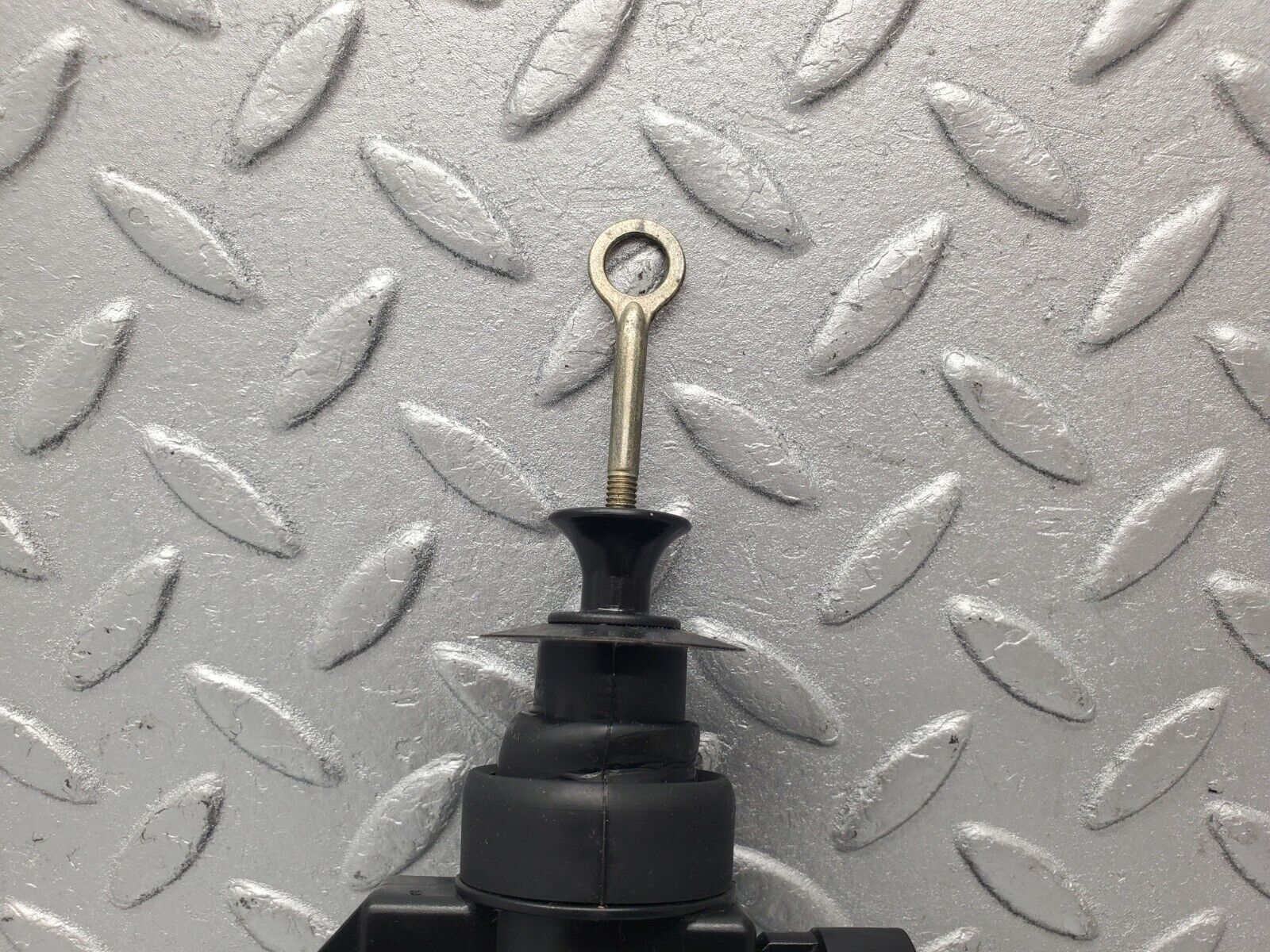 46146 Mercedes-Benz W124 Front Right Door Lock Vacuum Actuator