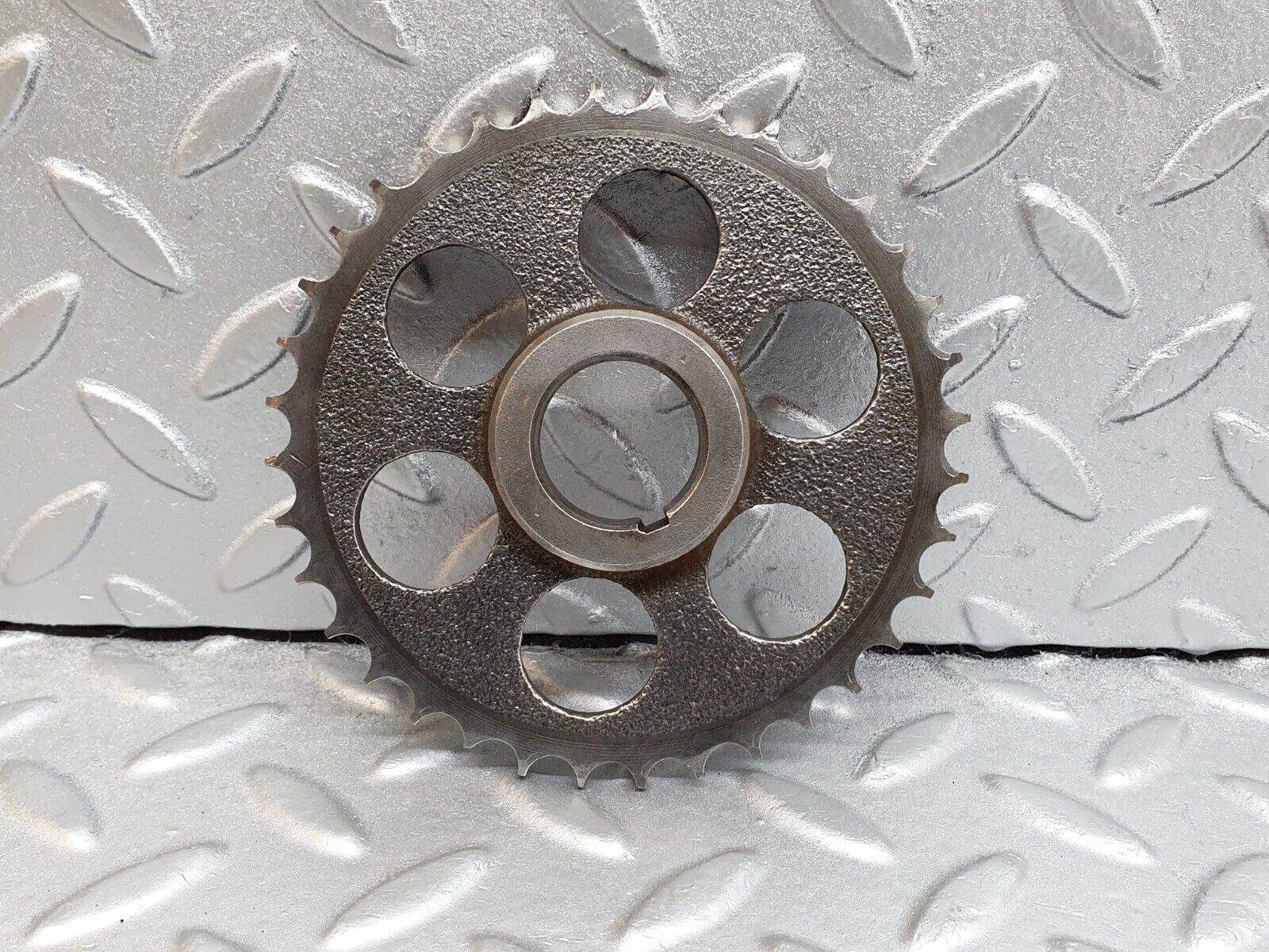 43068 Mercedes-Benz W123 Camshaft Timing Gear 1020520201