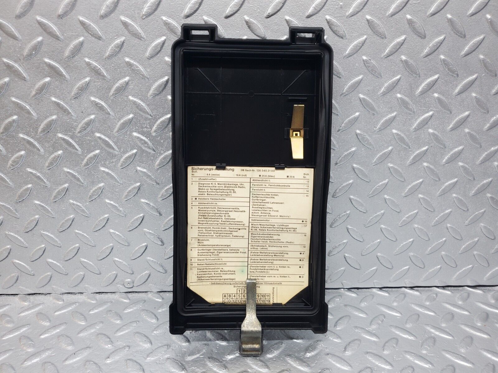 45722 Mercedes-Benz W126 420SE Fuse Box Housing 1265401650 1265400182