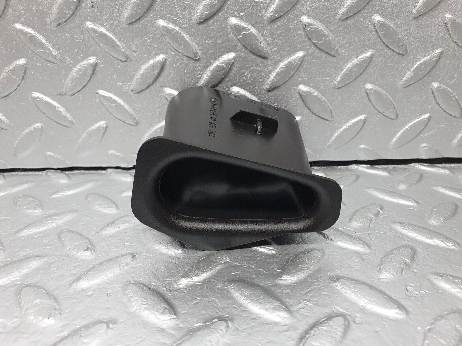 41826 Mercedes-Benz W202 C200 Engine Bay Air Duct Pipe 2025054088 2025280155