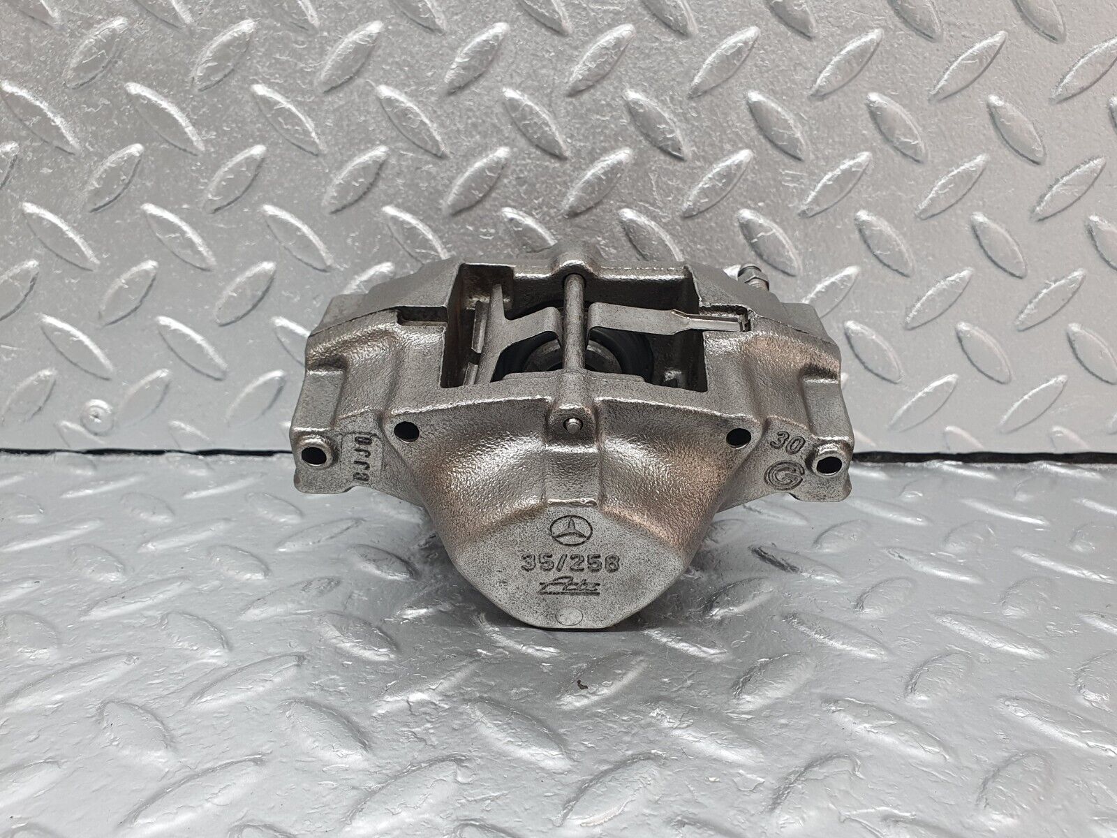 42113 Mercedes-Benz W202 C200 Rear Right Brake Caliper ATE 32