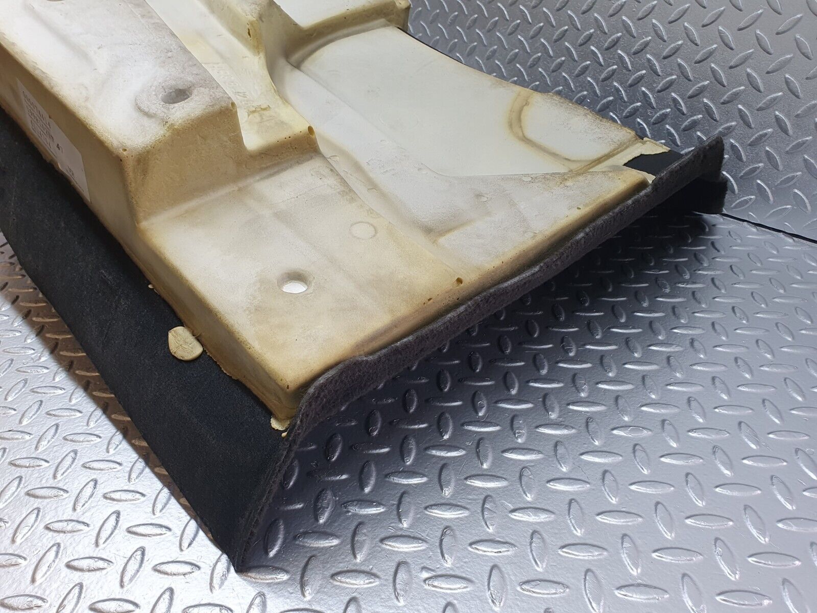 41762 Mercedes-Benz W202 C200 Front Right Floor Carpet