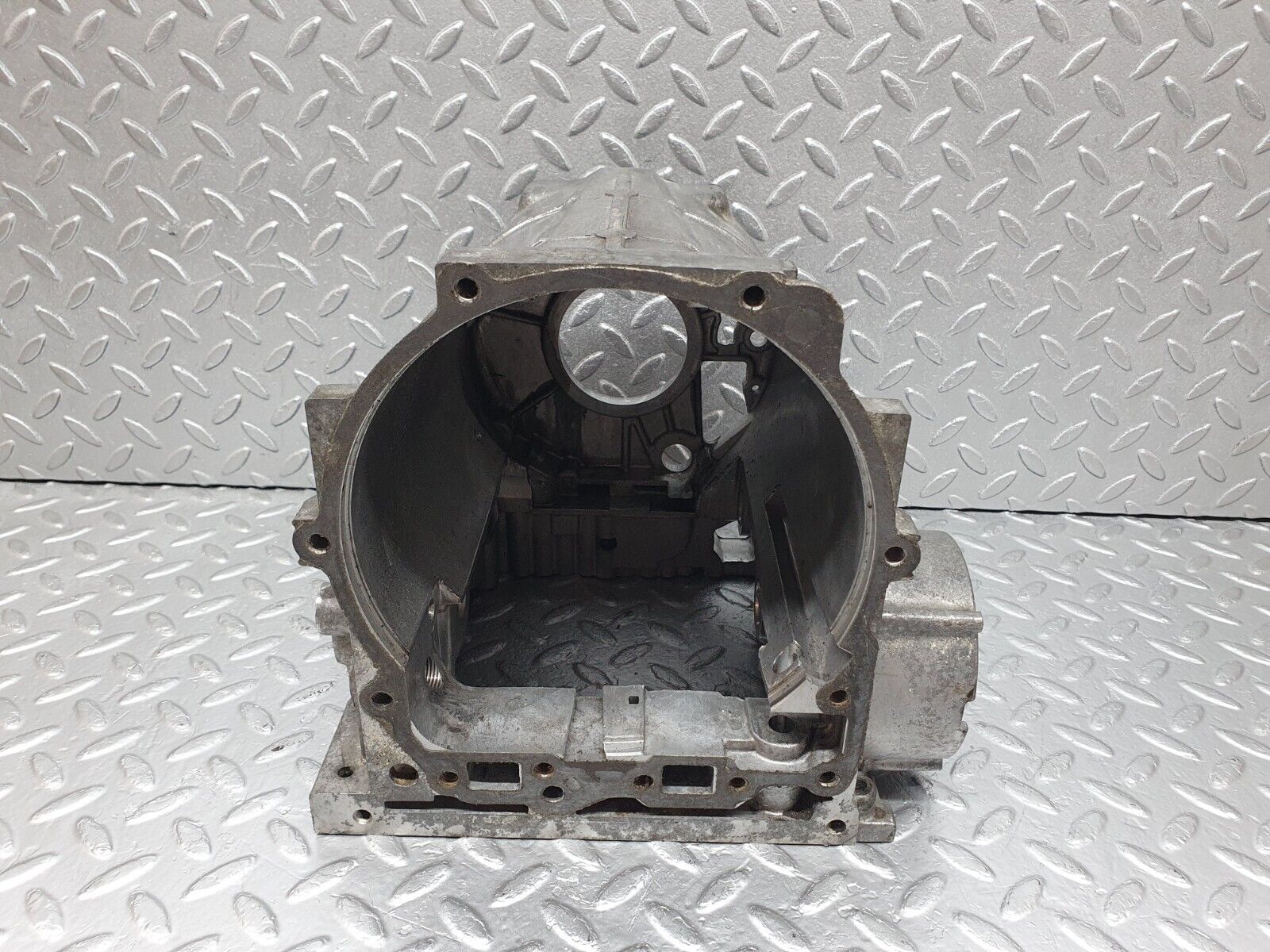 44226 Mercedes-Benz C107 350SLC Coupe Automatic Gearbox Housing 722.001 1152713101