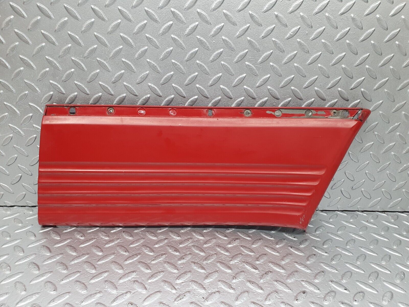 43490 Mercedes-Benz C126 380SEC Coupe Rear Left Fender Wing Lower Moulding Trim