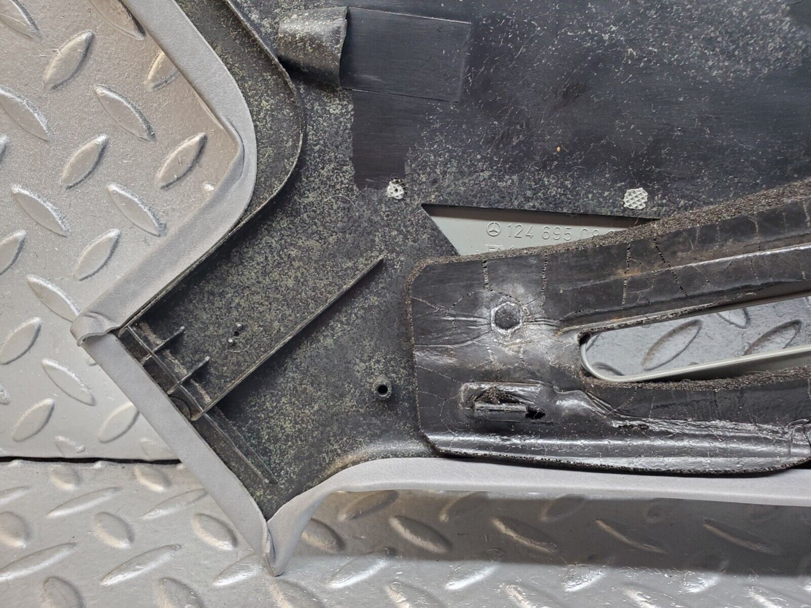 44637 Mercedes-Benz W124 220E C Pillar Cover Panel Right Side Grey 1246950830