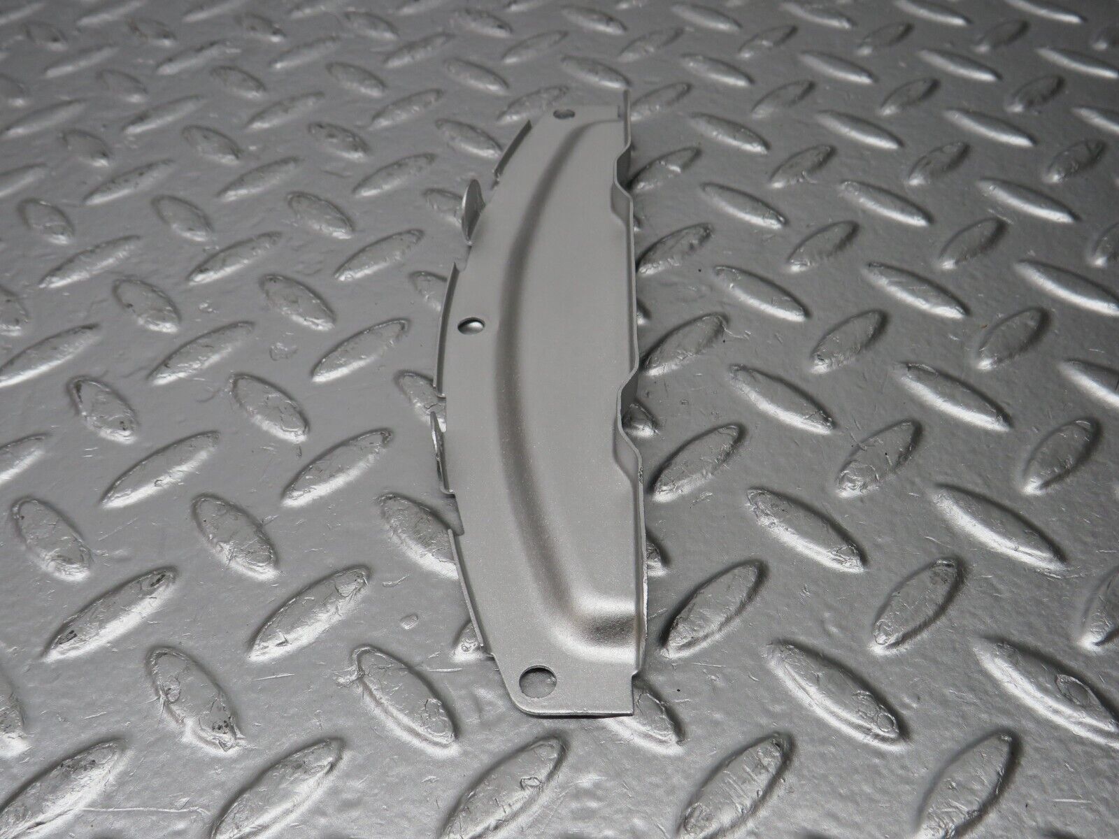 33058 Mercedes-Benz C107 R107 350 V8 Gearbox Flange Cover