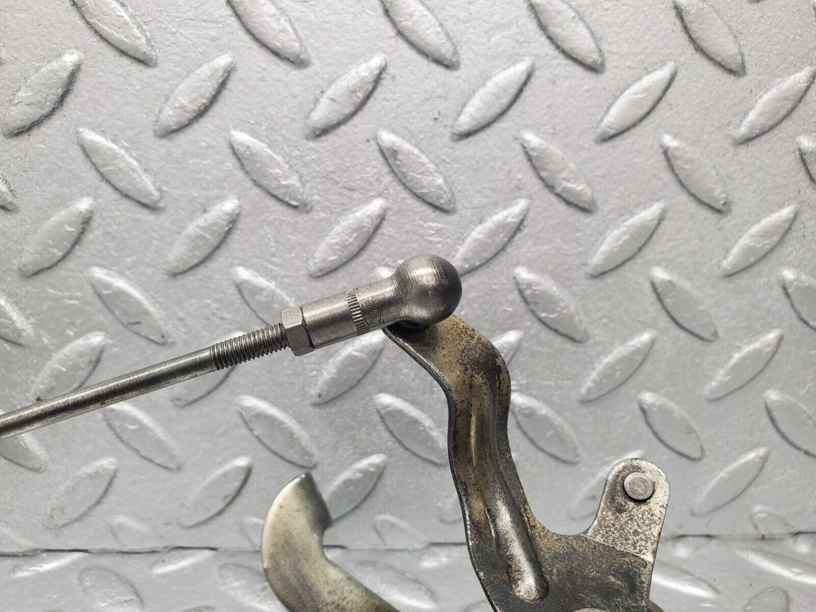 46072 Mercedes-Benz W126 420SE Throttle Linkage