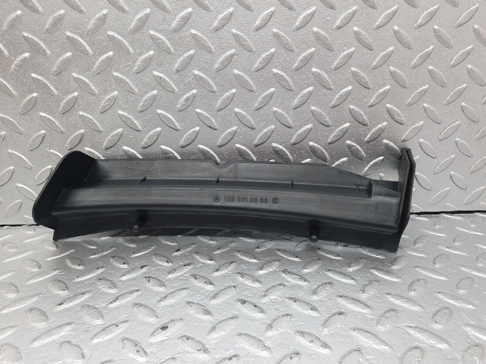 42430 Mercedes-Benz R129 320SL Coupe Windscreen Drain Channel Right 1298310636