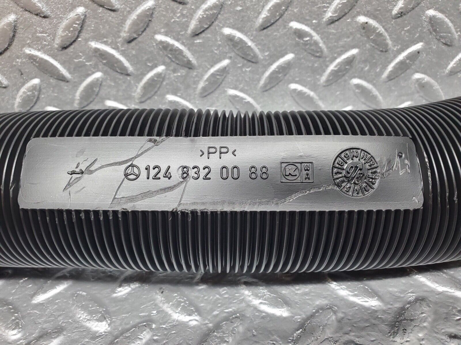 44585 Mercedes-Benz W124 220E Heater Pipe Air Pipe Right Side 1248320088