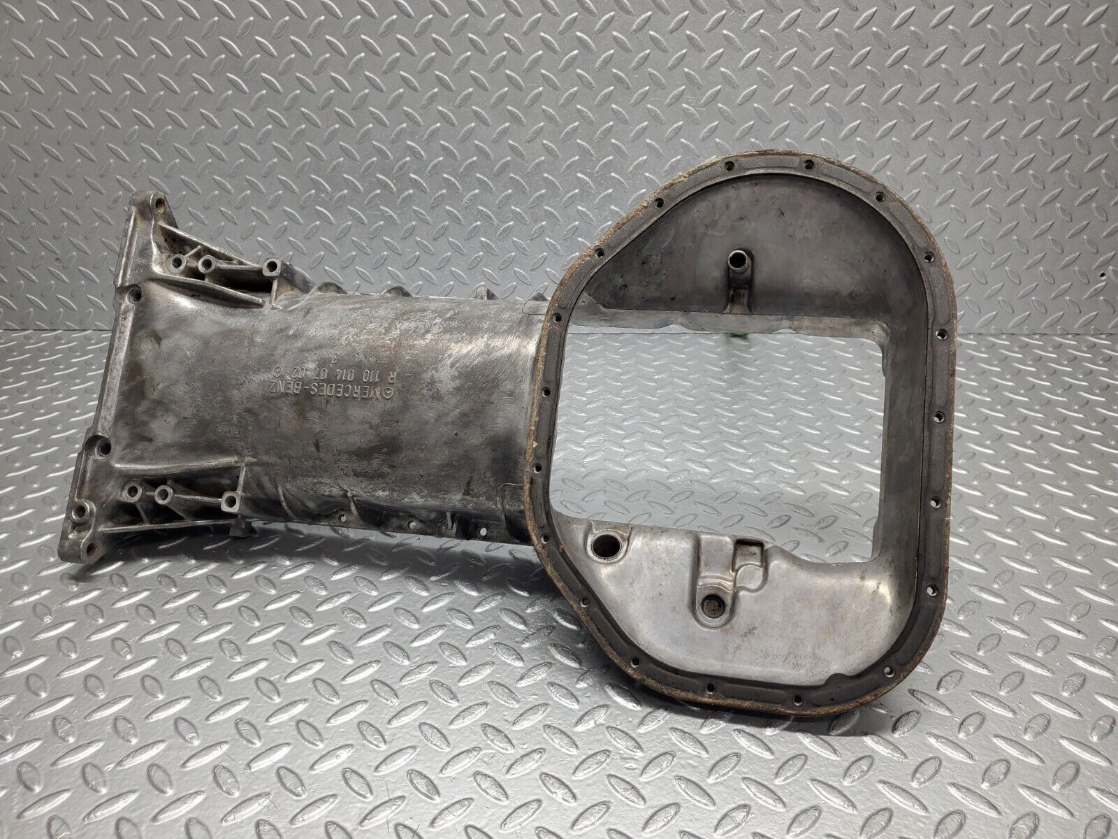 46705 Mercedes-Benz C123 280CE Coupe Oil Pan Oil Sump 1100140702