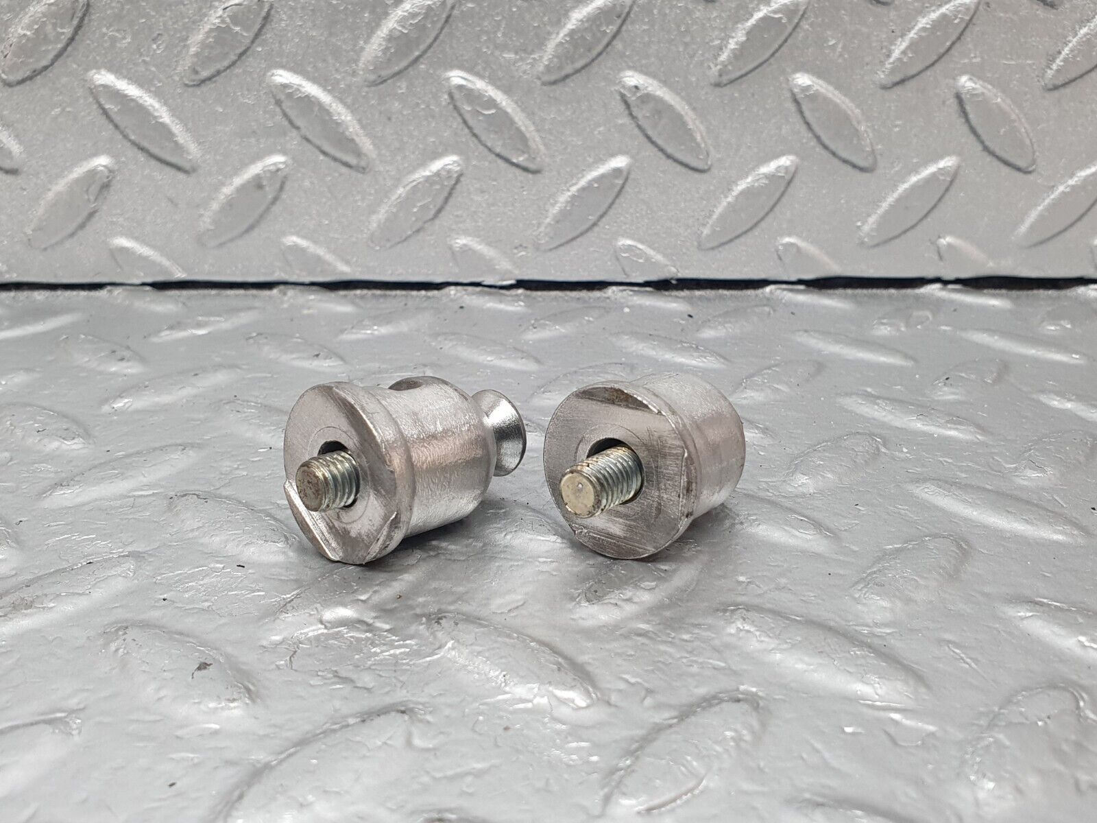 43574 Mercedes-Benz C126 380SEC Coupe Rear Seat Holder 2x