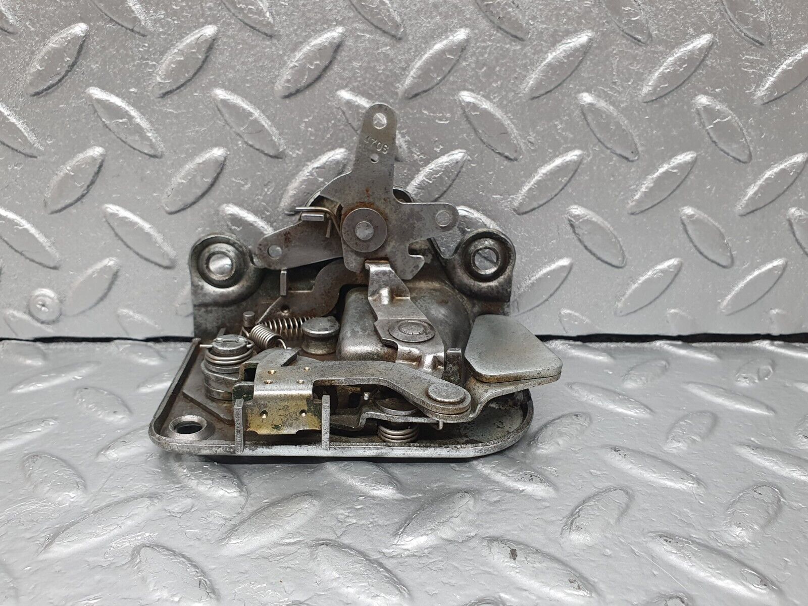 43129 Mercedes-Benz W108 280SE Rear Left Door Lock Mechanism