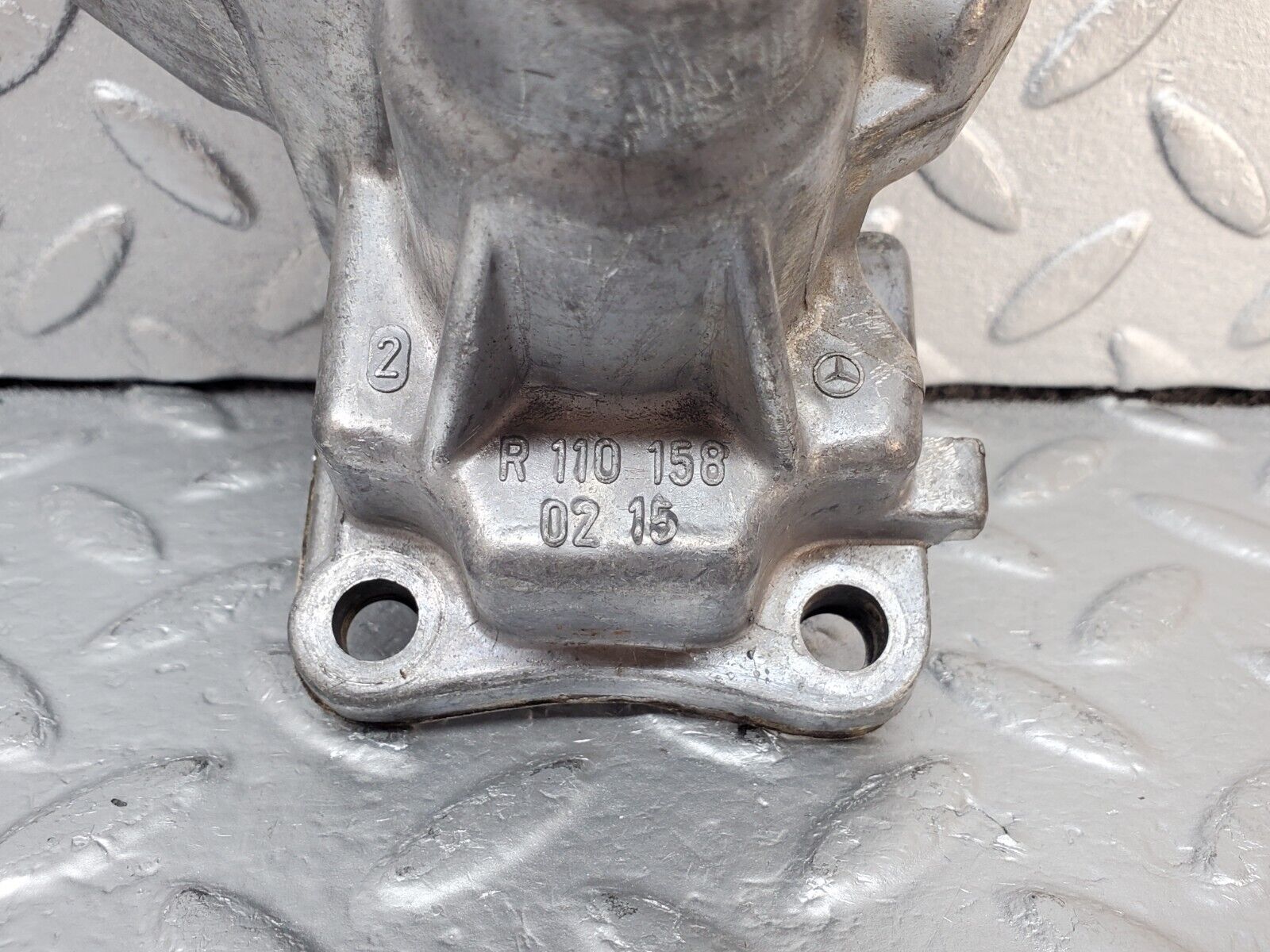 45359 Mercedes-Benz 280E M110.983 Ignition Distributor Housing 1101580215