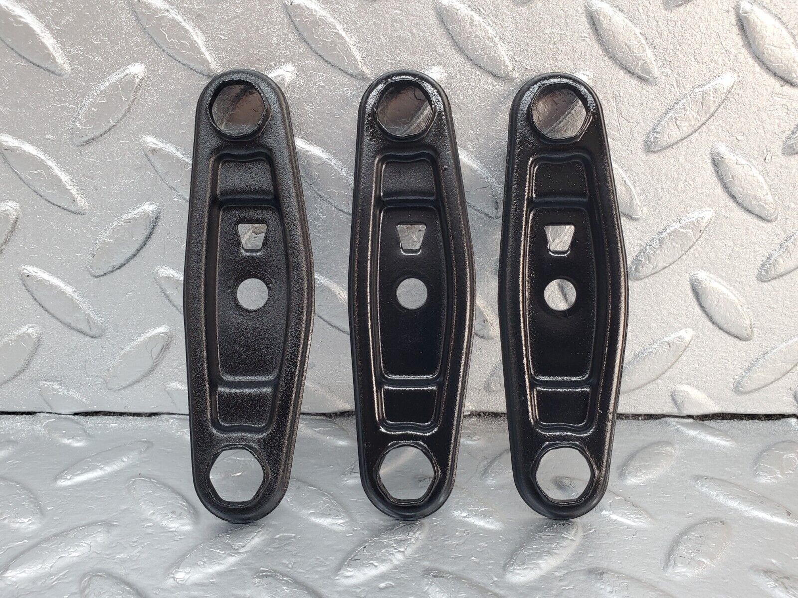 45402 Mercedes-Benz 280E M110.983 Fuel Injector Bracket 3x