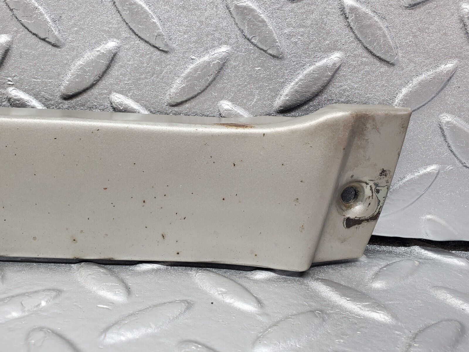 45662 Mercedes-Benz W126 420SE Under Headlight Trim Left Side