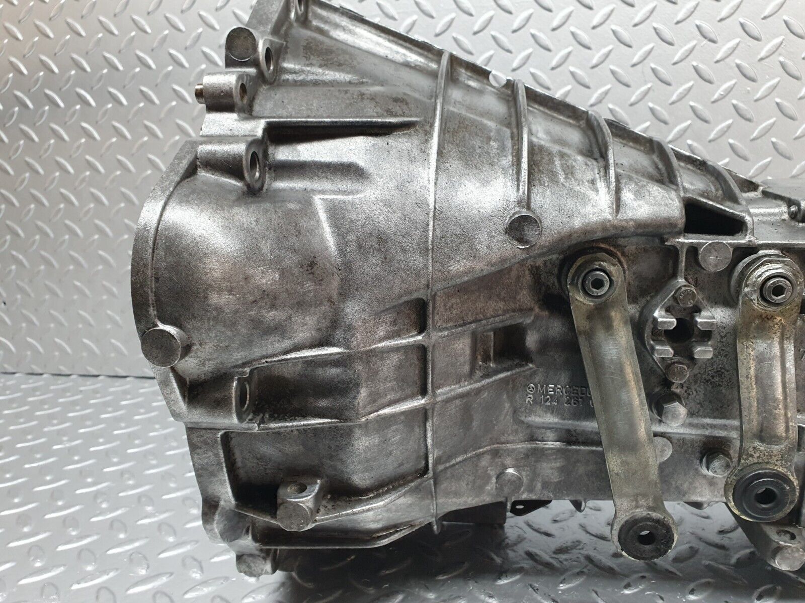 41733 Mercedes-Benz W124 200E Manual Gearbox 5 Speed 717.411 1242610301