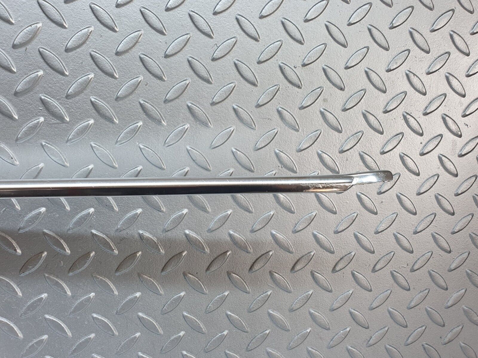 43053 Mercedes-Benz R107 Hardtop Side Window Chrome Moulding Trim Right