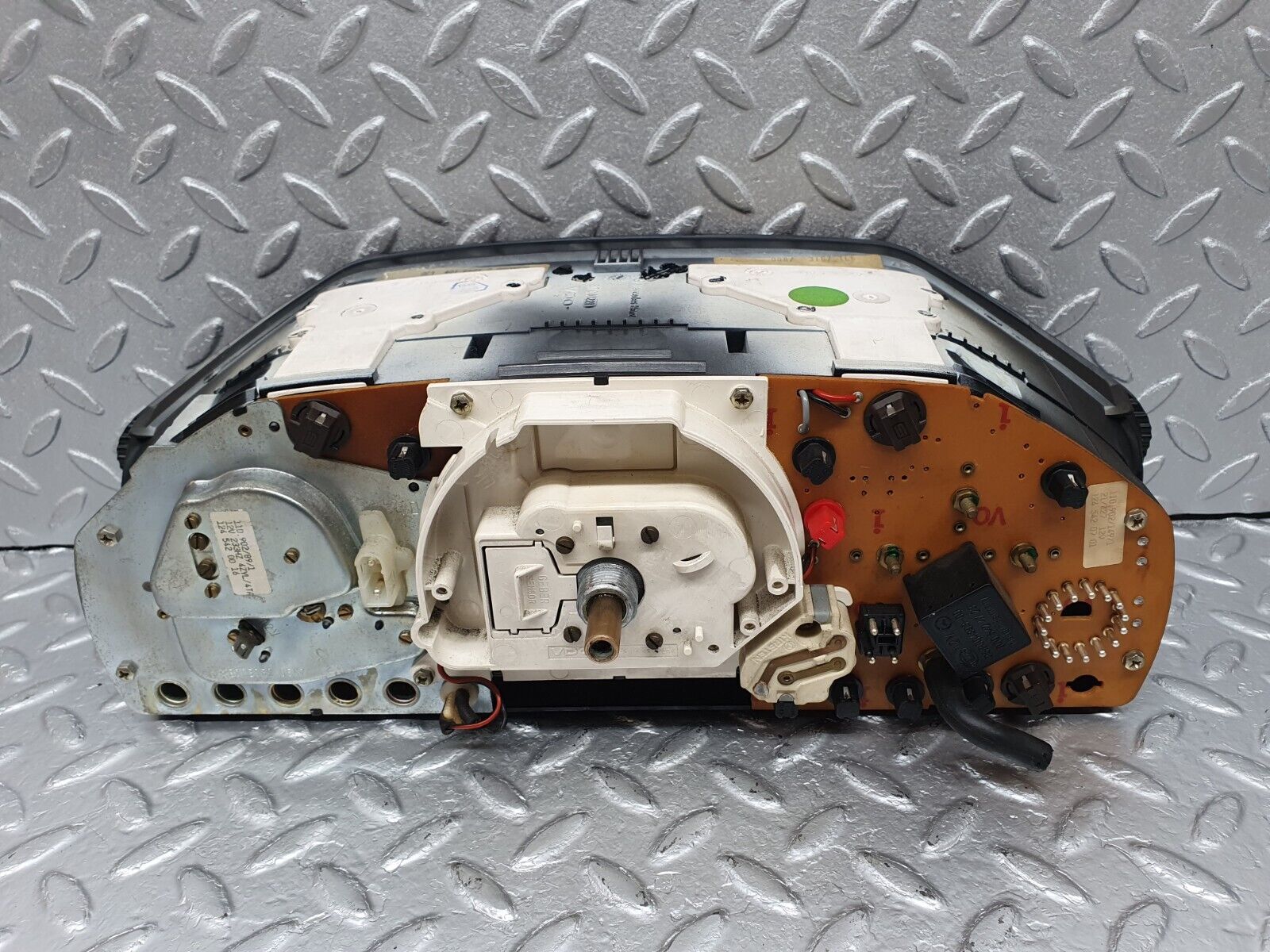 41389 Mercedes-Benz W124 200E Instrument Cluster 1245427406 1245409542