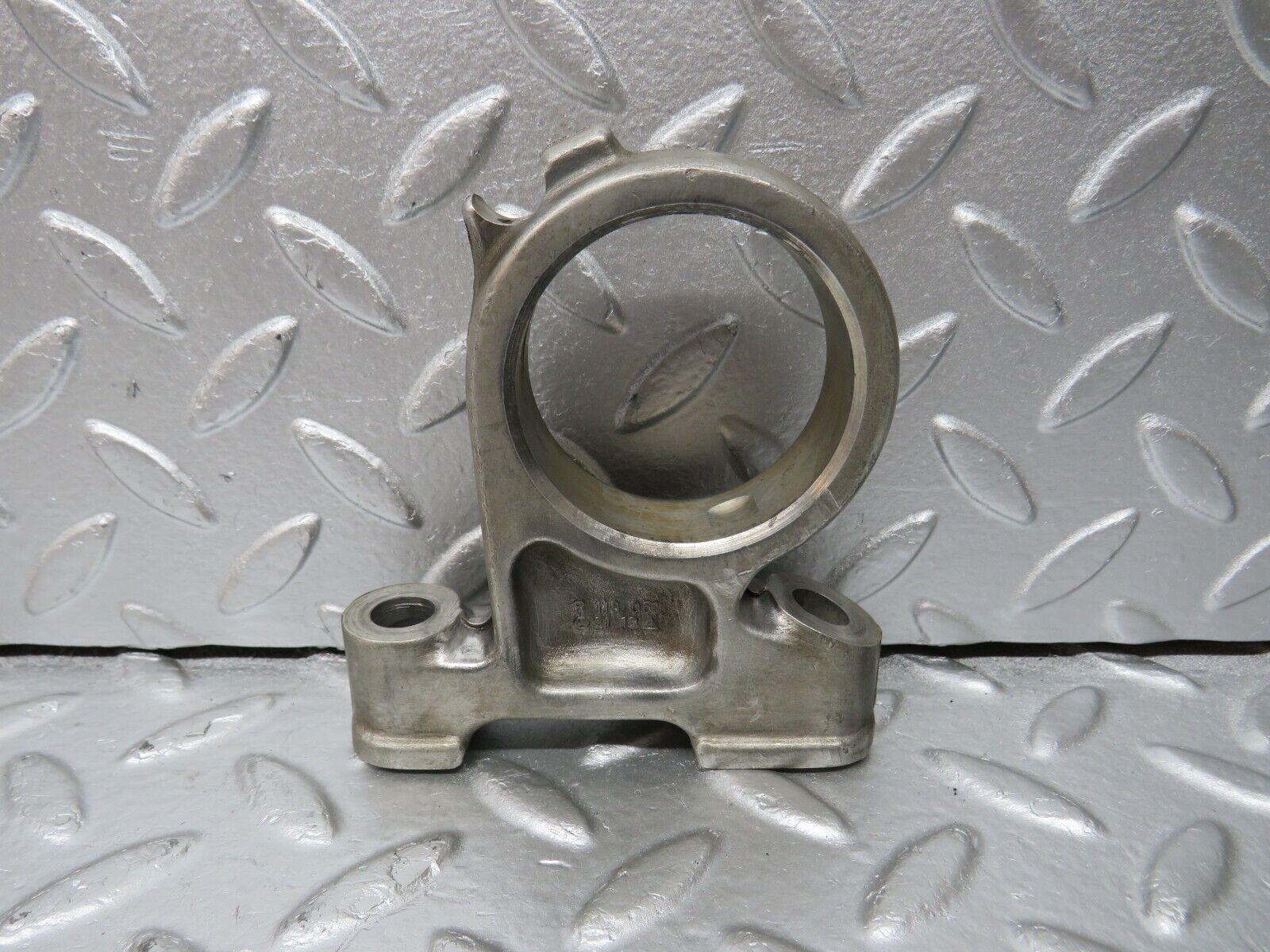 33090 Mercedes-Benz C107 R107 350 V8 Camshaft Tower Bearing 1160512112