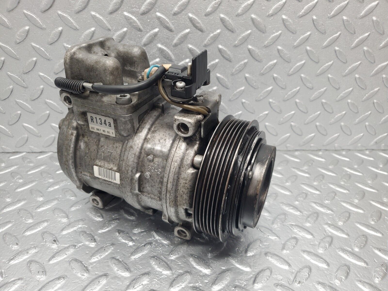 46163 Mercedes-Benz W124 280E Air Conditioning Compressor Denso 0002340111 0002344603 0002300511