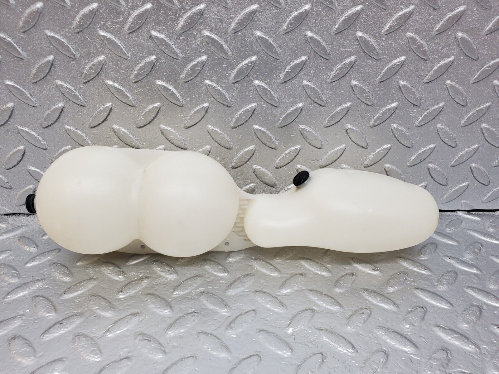 45737 Mercedes-Benz W126 420SE Vacuum Reservoir Tank