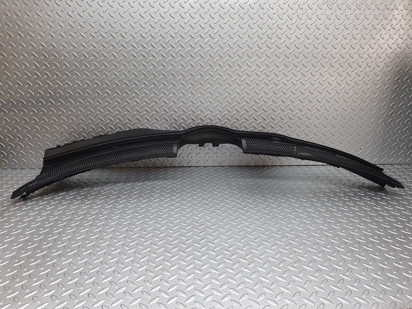 42002 Mercedes-Benz W202 C200 Water Drain 2028300413 2028300613