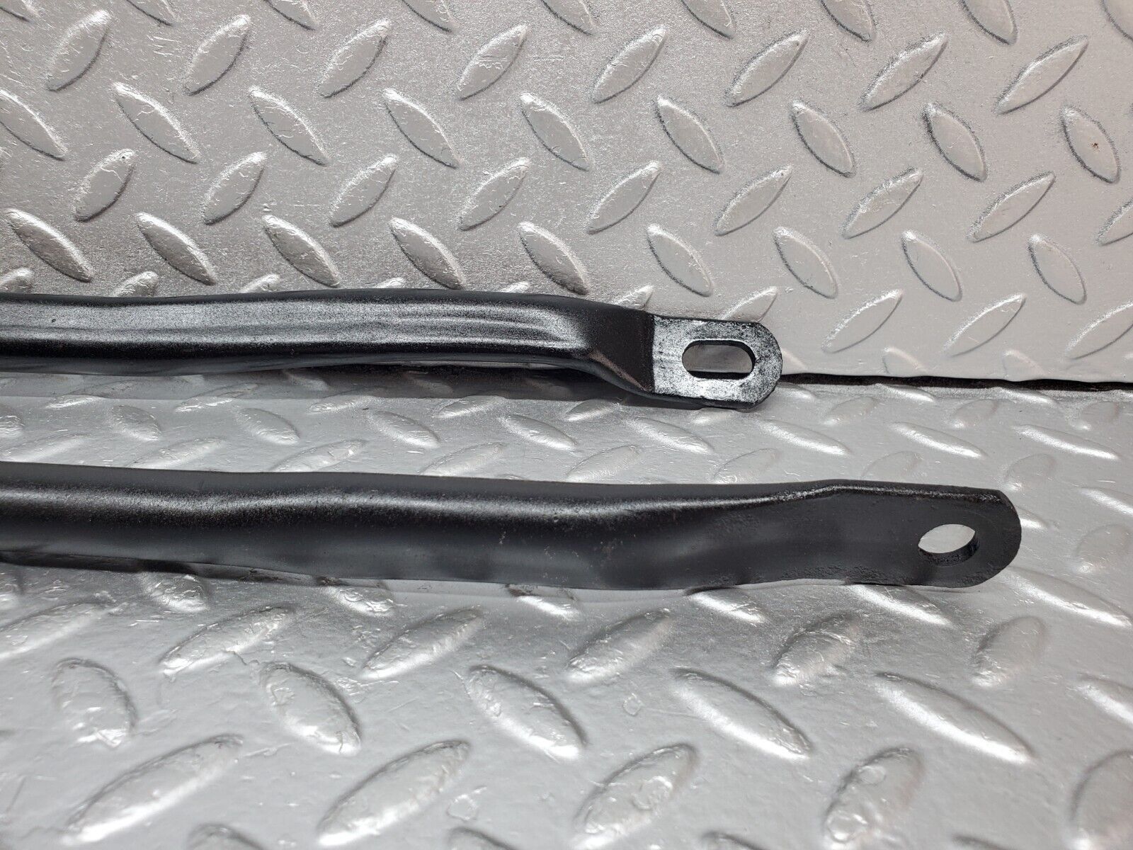 45317 Mercedes-Benz R129 300SL Coupe Rear Suspension Anti Roll Bar Support Bar 2x